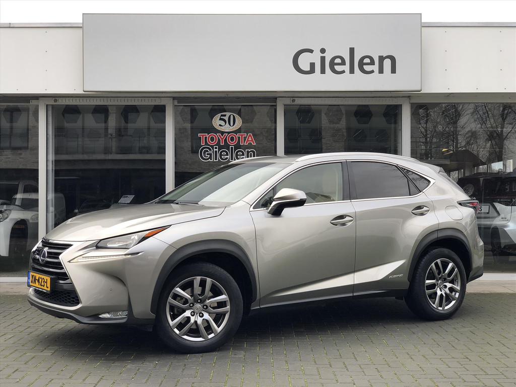 Lexus NX 300h AWD Luxury Line | Trekhaak, Navigatie, Leer, Stoelverwarming, Parkeersensoren, 18 inch, 1.500KG Trekgewicht, Zeer compleet! 49990648-0.jpg | Autobedrijf Gielen