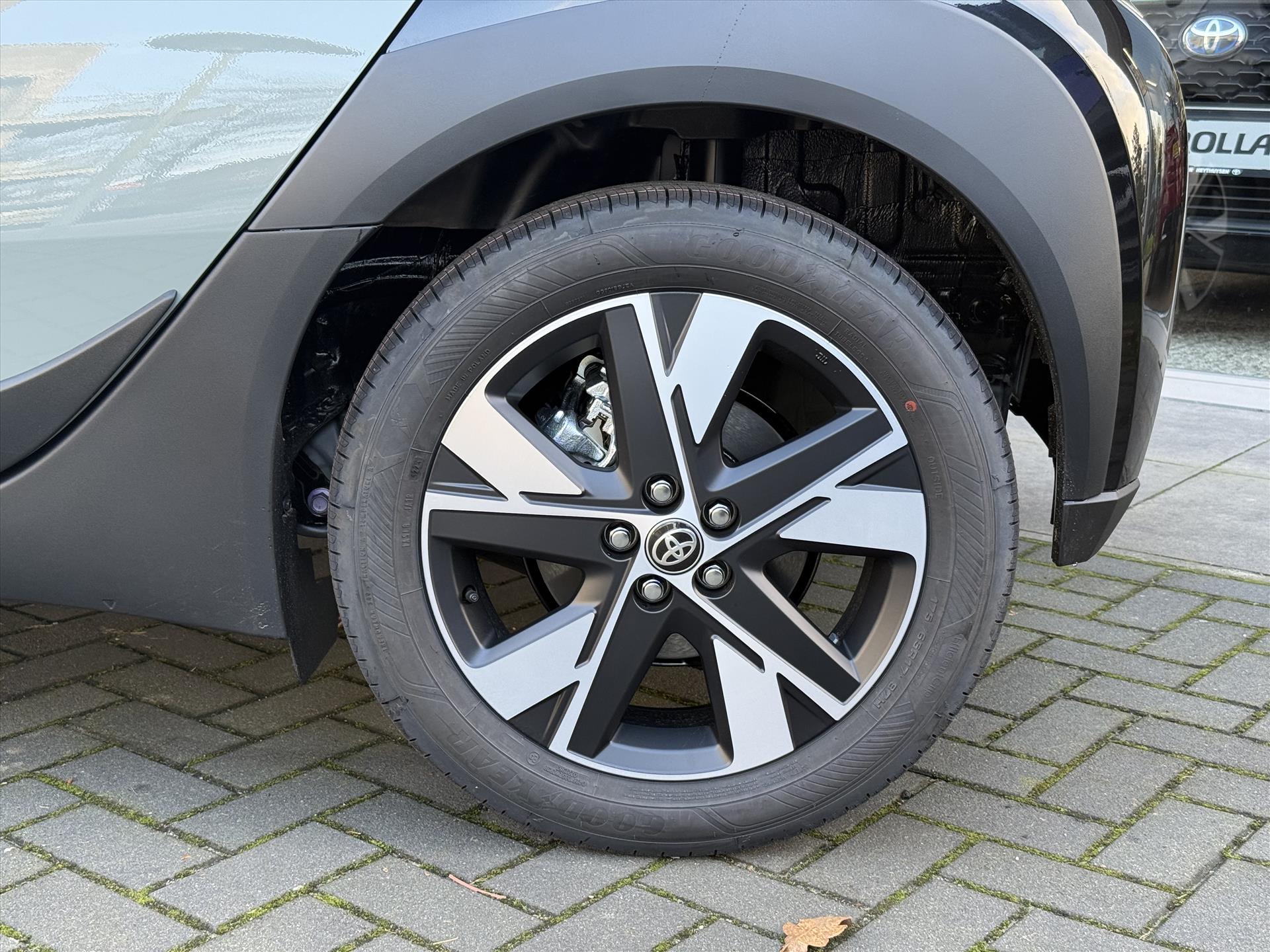 Toyota Aygo X 1.5 Hybrid 116pk CVT Pulse Bi-Tone | Apple CarPlay/Android auto, Privacy glass, Lichtmetalen velgen 50016719-4.jpg | Autobedrijf Gielen