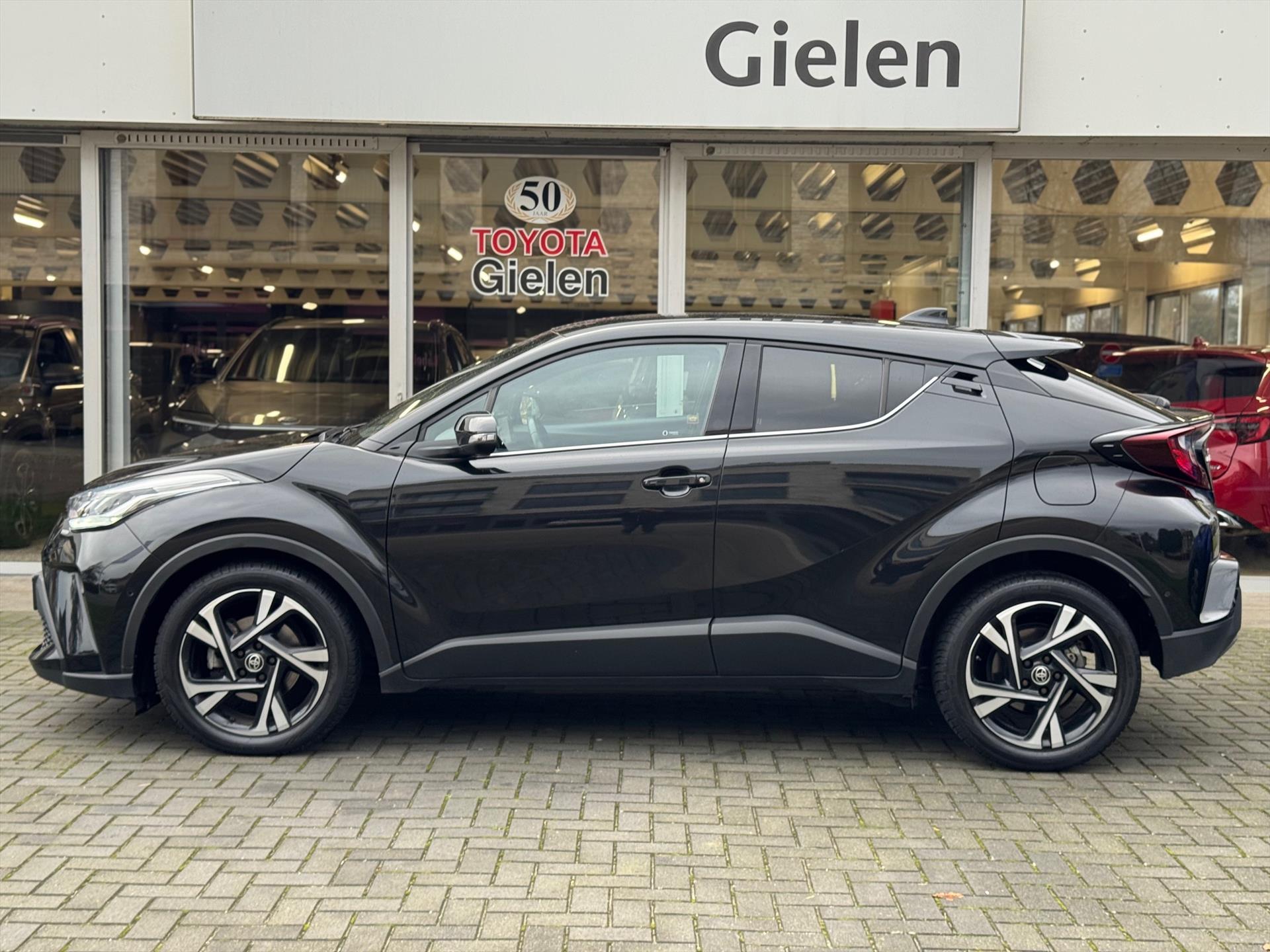 Toyota C-HR 1.8 Hybrid Style | Nieuwe multimedia, Dodehoekherkenning, Stoel + Stuurverwarming, Keyless, 18 inch 50057455-2.jpg | Autobedrijf Gielen