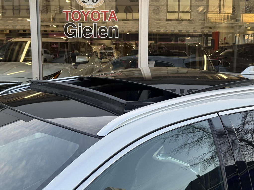 Toyota Corolla Touring Sports 2.0 Hybrid Premium | Panoramadak, JBL, Dodehoekherkenning, Parkeersensoren, Elektrische achterklep, 18 inch 50071718-2.jpg | Autobedrijf Gielen