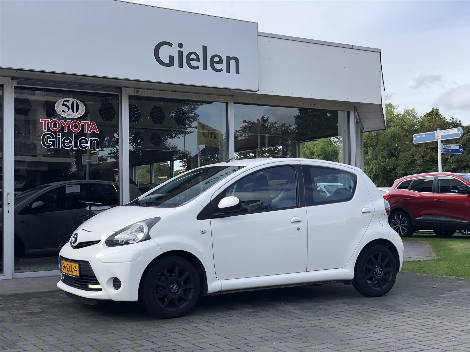 Toyota Aygo 1.0 VVT-i 5D Aspiration Automaat | Airconditioning, Bluetooth, Centrale deurvergrendeling, Elektrische ramen 50228654-2.jpg | Autobedrijf Gielen