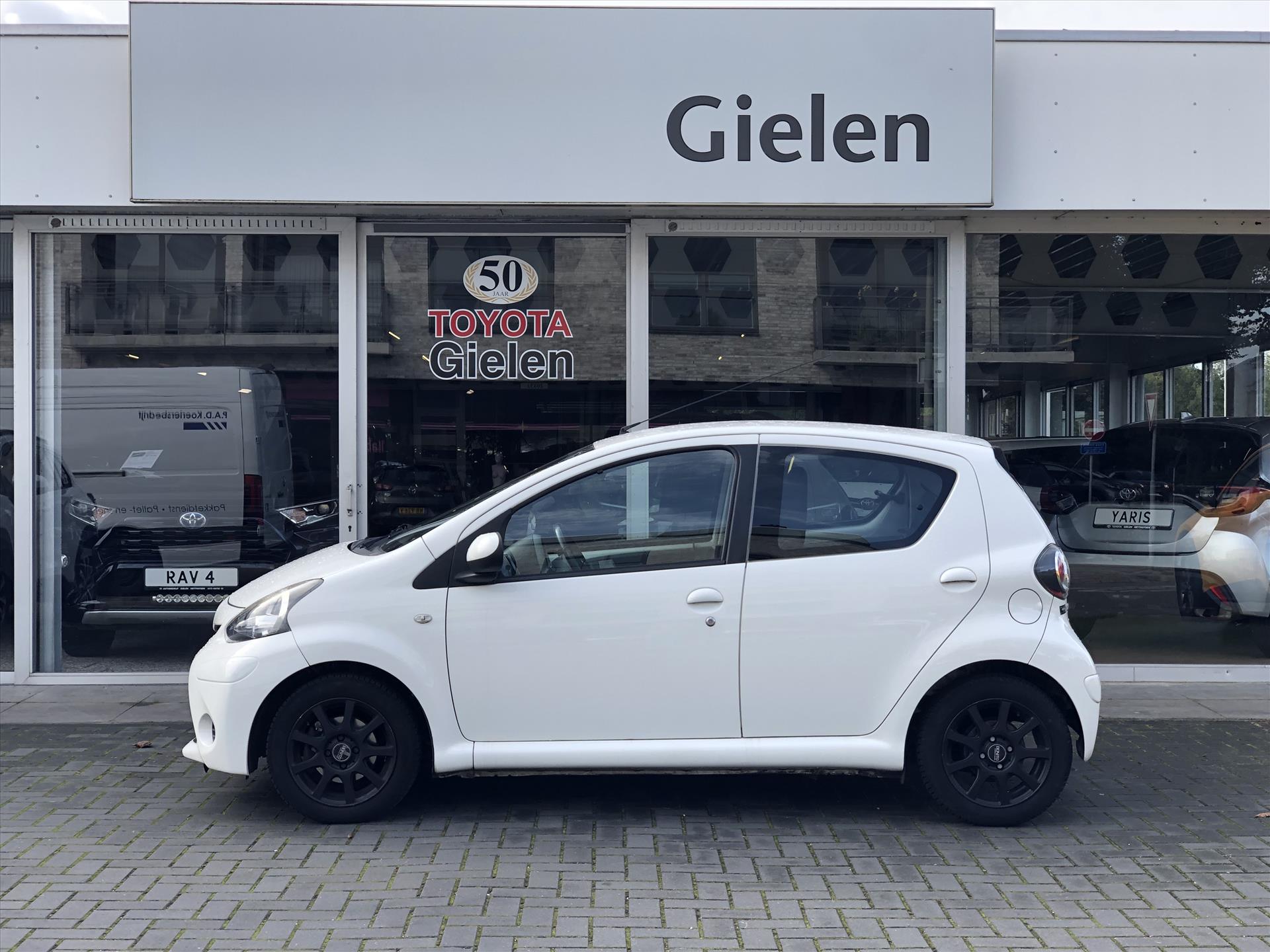Toyota Aygo 1.0 VVT-i 5D Aspiration Automaat | Airconditioning, Bluetooth, Centrale deurvergrendeling, Elektrische ramen 50228654-4.jpg | Autobedrijf Gielen