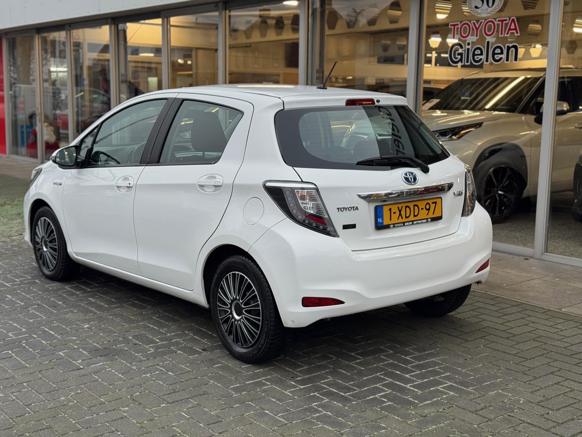 Toyota Yaris 1.5 Full Hybrid Aspiration | 2e eigenaar, Cruise control, Parkeercamera, Climate control, Bluetooth, Stuurbediening 50232545-2.jpg | Autobedrijf Gielen