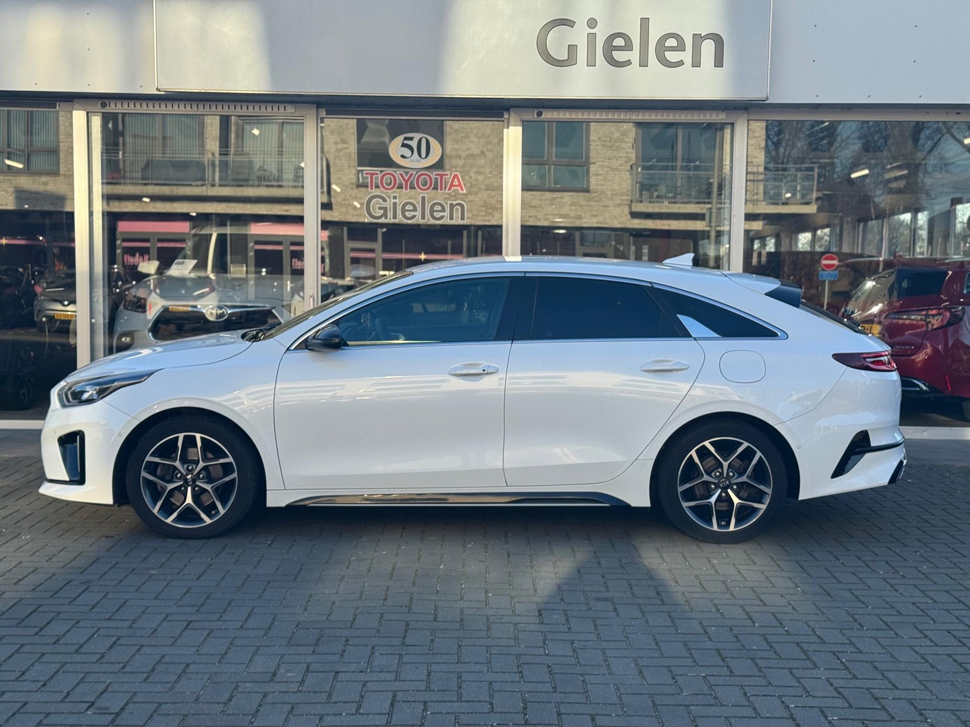 Kia ProCeed 1.5 T-GDi 160pk GT-Line Automaat | JBL, Navigatie, Parkeersensoren+camera, Adaptive cruise control, Dodehoekherkenning, Elektris 50257523-1.jpg | Autobedrijf Gielen