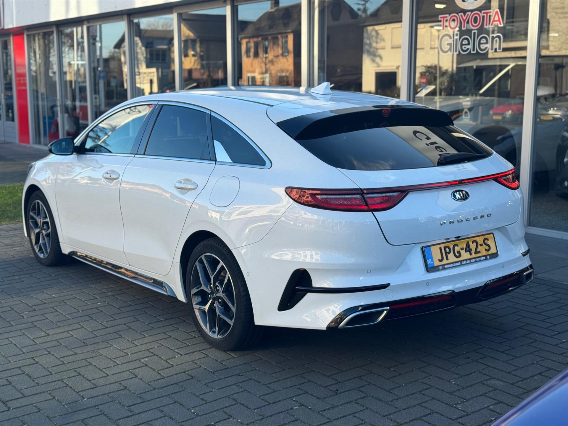 Kia ProCeed 1.5 T-GDi 160pk GT-Line Automaat | JBL, Navigatie, Parkeersensoren+camera, Adaptive cruise control, Dodehoekherkenning, Elektris 50257523-2.jpg | Autobedrijf Gielen