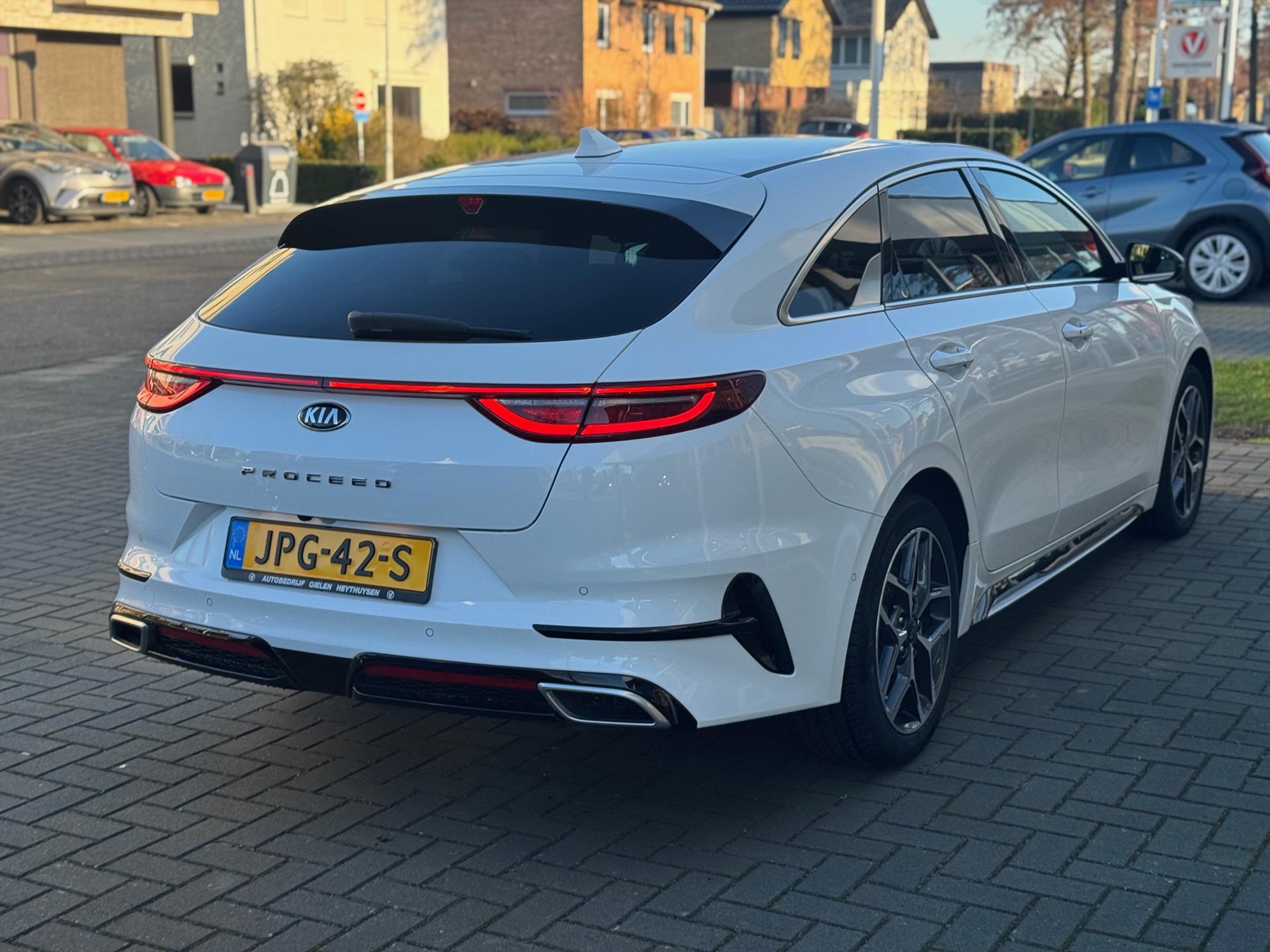 Kia ProCeed 1.5 T-GDi 160pk GT-Line Automaat | JBL, Navigatie, Parkeersensoren+camera, Adaptive cruise control, Dodehoekherkenning, Elektris 50257523-3.jpg | Autobedrijf Gielen