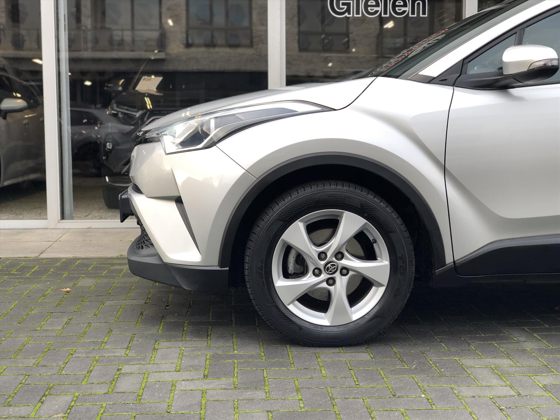 Toyota C-HR 1.2 Turbo Dynamic | Navigatie, Parkeercamera, Lichtmetalen velgen, DAB+, Keyless, Licht + Regensensor 50280594-3.jpg | Autobedrijf Gielen