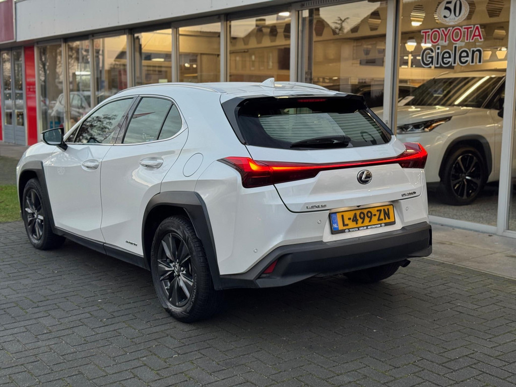 Lexus UX 250h Business Line Plus | Stoel + Stuurverwarming, Apple CarPlay/Android Auto, 17 inch, Keyless, Parkeercamera, Adaptive cruise 50300736-2.jpg | Autobedrijf Gielen