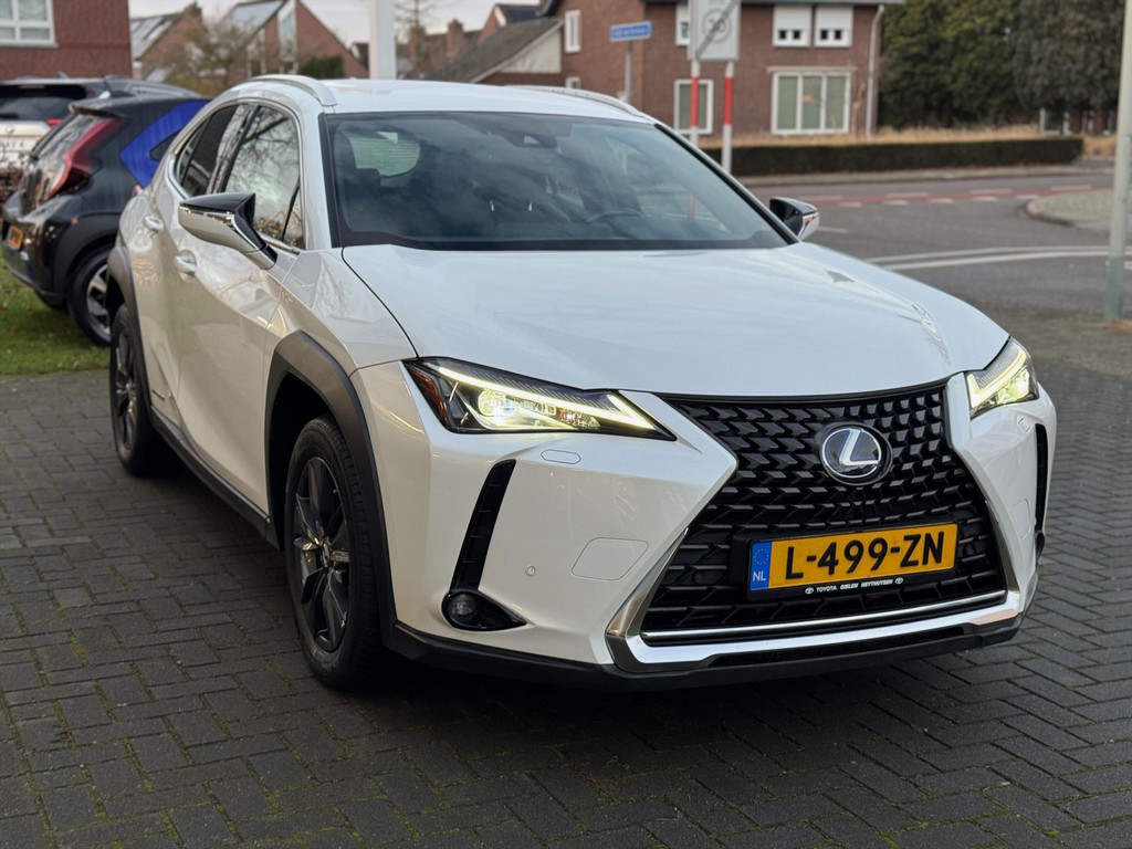 Lexus UX 250h Business Line Plus | Stoel + Stuurverwarming, Apple CarPlay/Android Auto, 17 inch, Keyless, Parkeercamera, Adaptive cruise 50300736-4.jpg | Autobedrijf Gielen