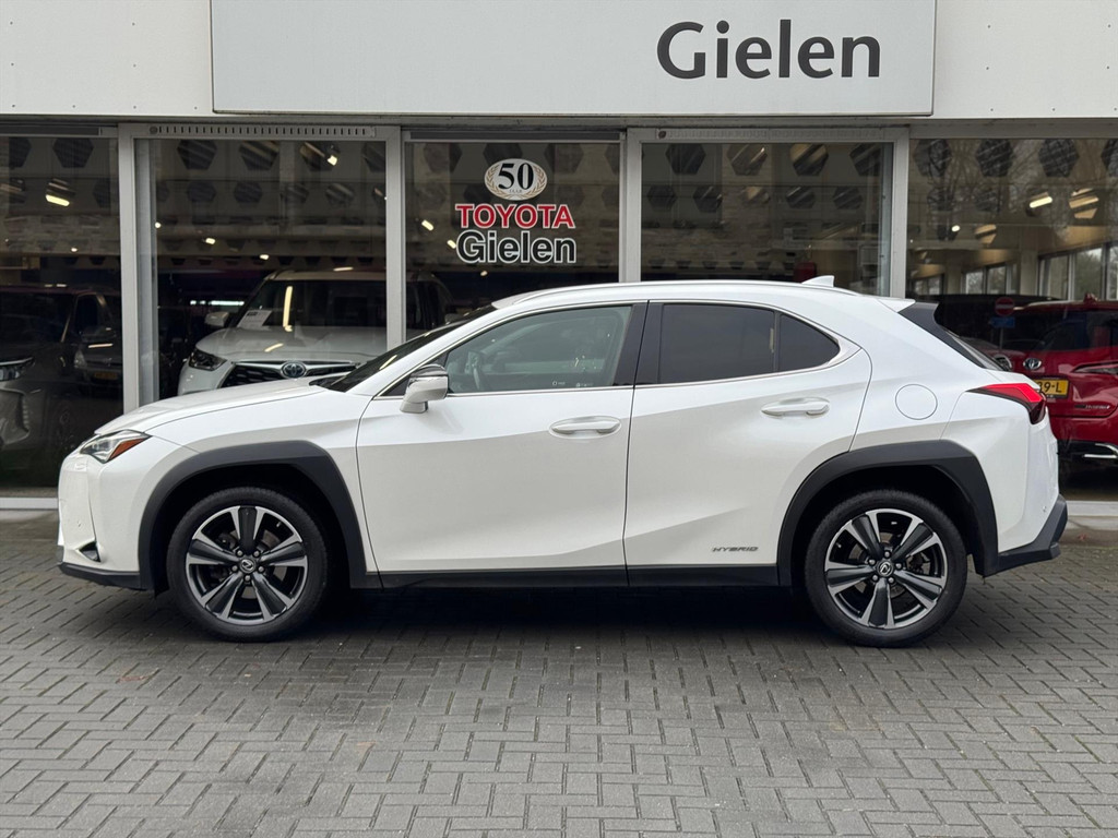 Lexus UX 250h Preference Line | 18 inch, Stoel + Stuurverwarming, Apple CarPlay/Android Auto, Keyless, Privacy Glass 50312455-1.jpg | Autobedrijf Gielen