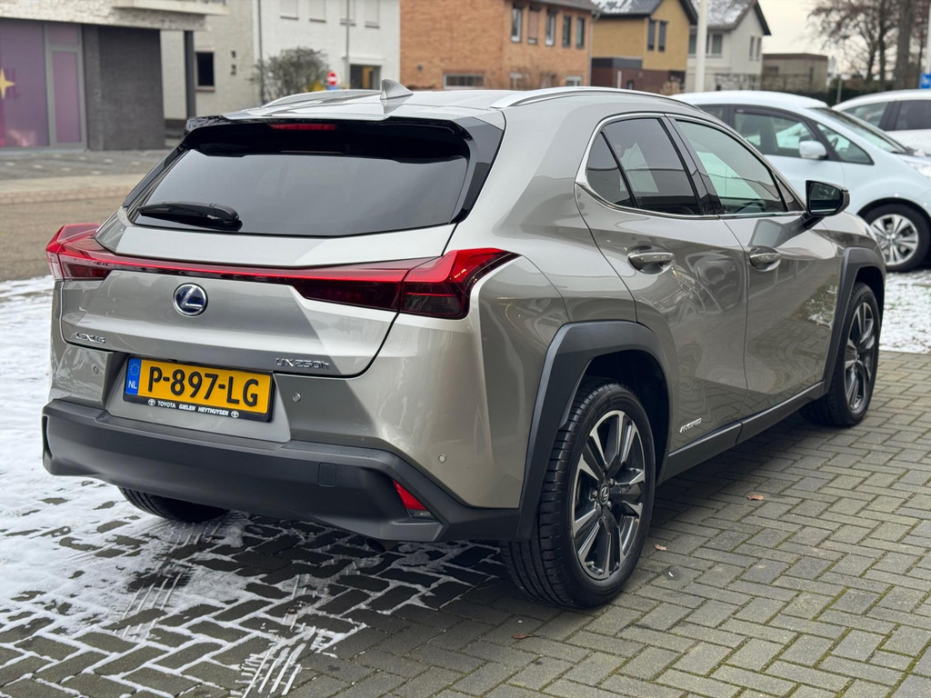 Lexus UX 250h Preference Line | Dodehoekherkenning, 18 inch, Stoel + Stuurverwarming, Parkeersensoren, Apple CarPlay/Android Auto 50356009-3.jpg | Autobedrijf Gielen