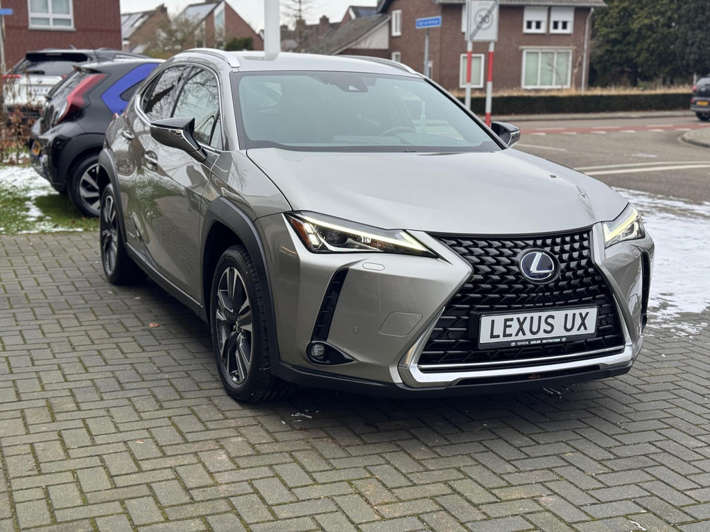 Lexus UX 250h Preference Line | Dodehoekherkenning, 18 inch, Stoel + Stuurverwarming, Parkeersensoren, Apple CarPlay/Android Auto 50356009-4.jpg | Autobedrijf Gielen