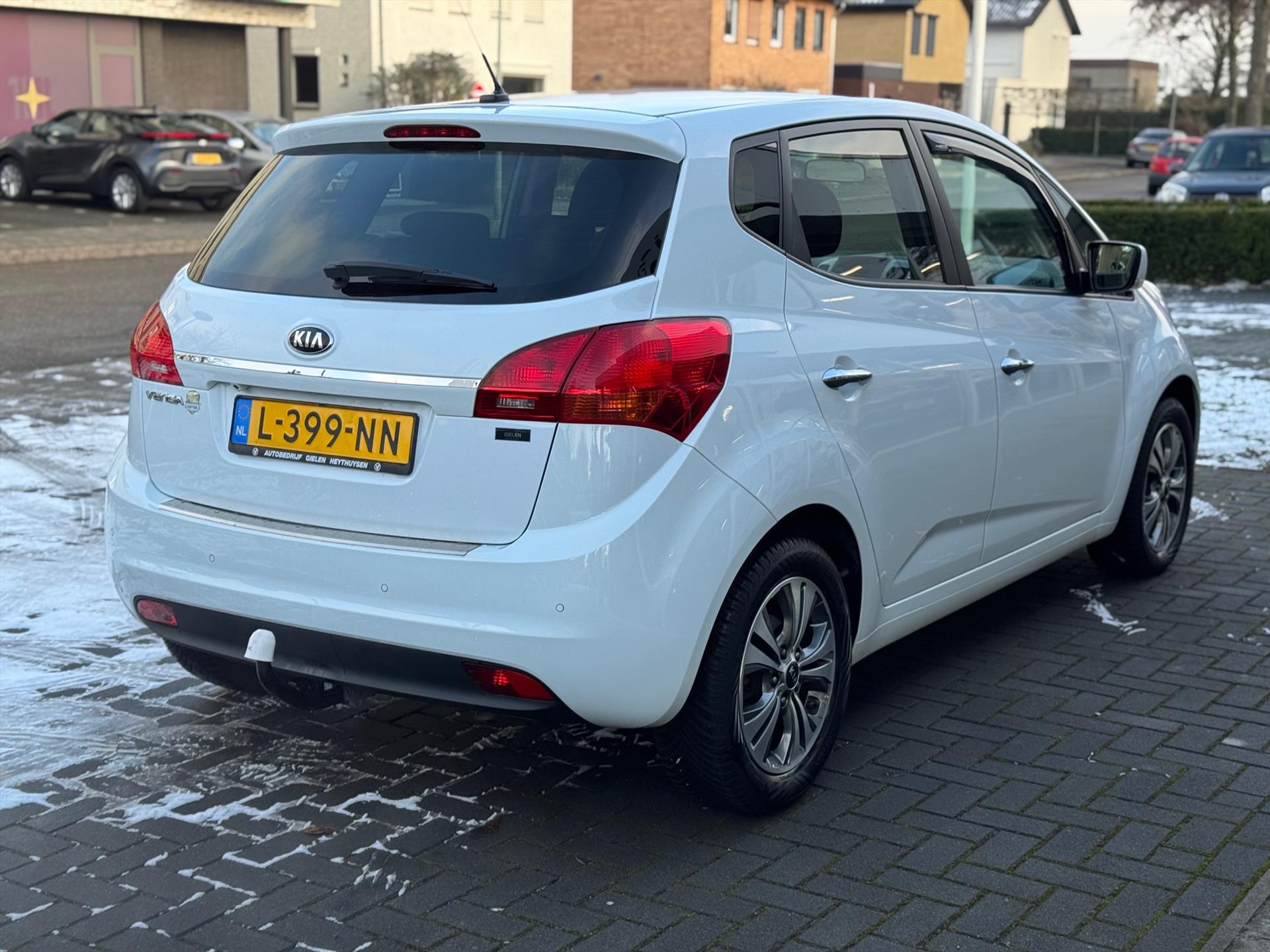 Kia Venga 1.6 CVVT Automaat DynamicLine | Trekhaak, Stoel + Stuurverwarming, Parkeercamera, Keyless, Climate control, Cruise control 50370971-3.jpg | Autobedrijf Gielen