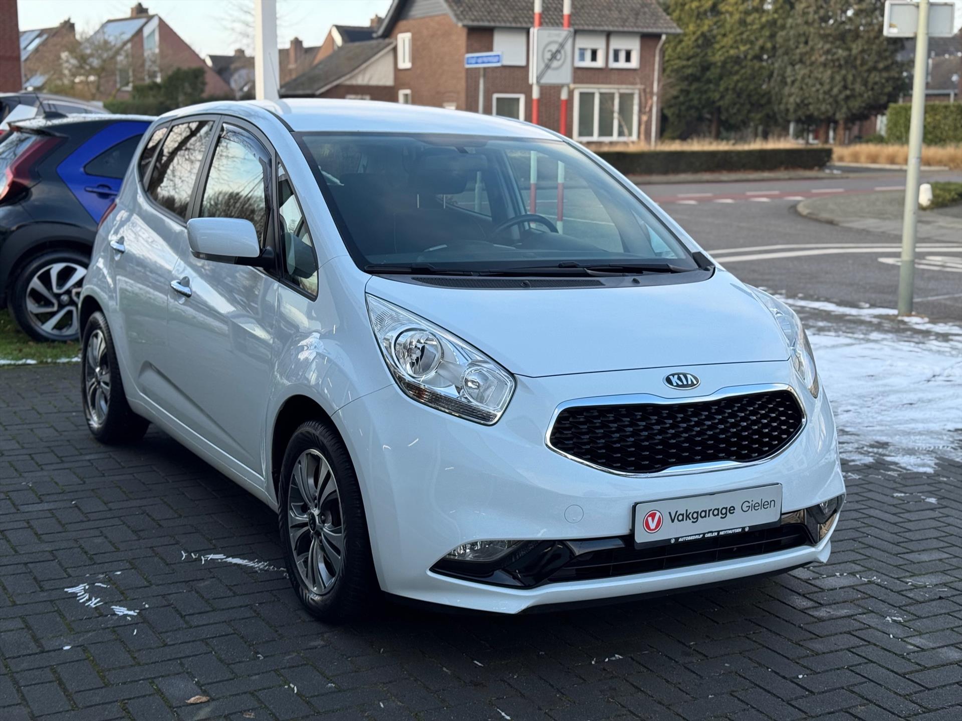 Kia Venga 1.6 CVVT Automaat DynamicLine | Trekhaak, Stoel + Stuurverwarming, Parkeercamera, Keyless, Climate control, Cruise control 50370971-4.jpg | Autobedrijf Gielen