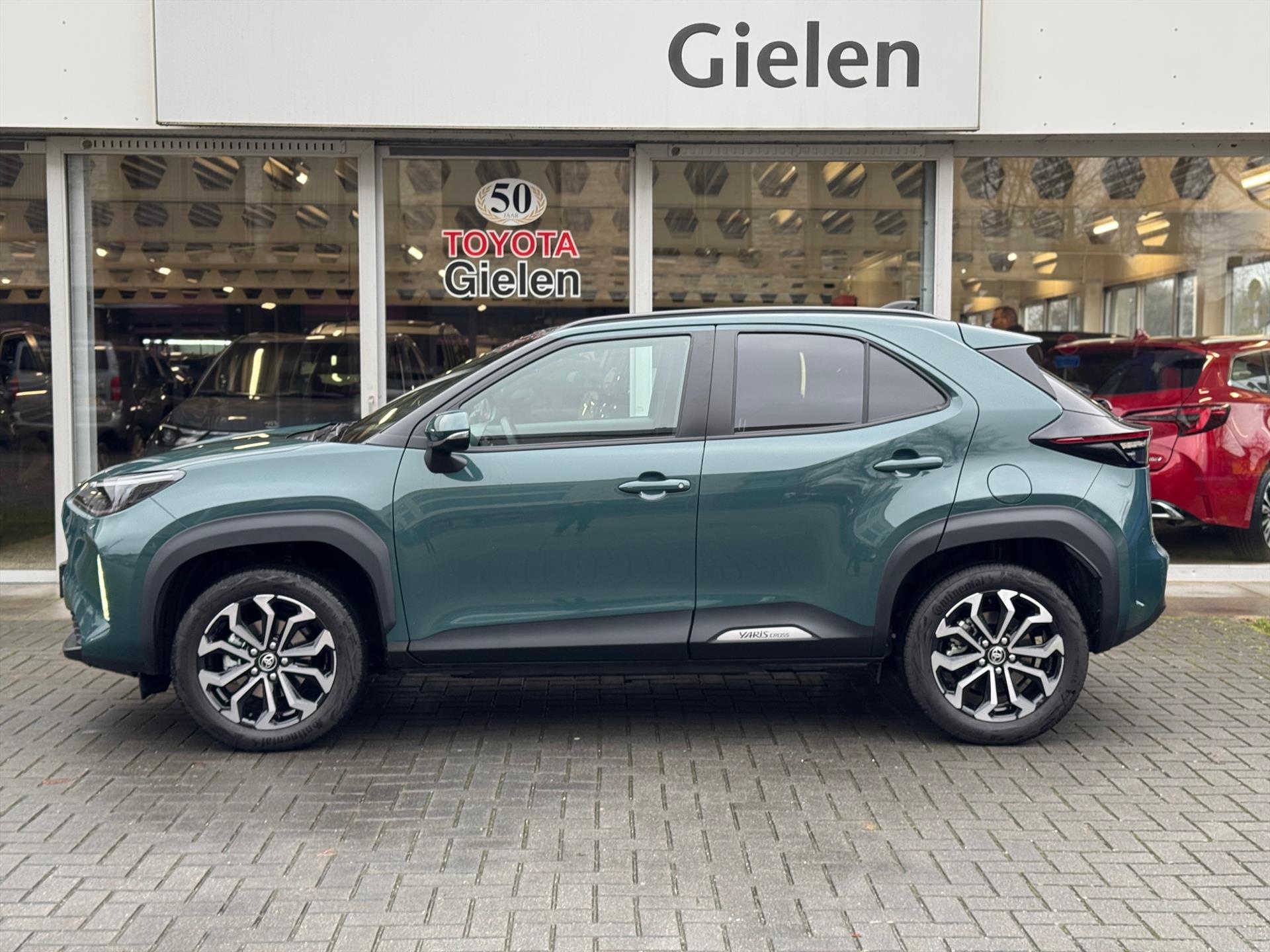 Toyota Yaris Cross 1.5 Hybrid 130pk Dynamic Comfort Pack | Trekhaak, Dodehoekherkenning, Parkeersensoren, Stoel + Stuurverwarming 50459316-2.jpg | Autobedrijf Gielen