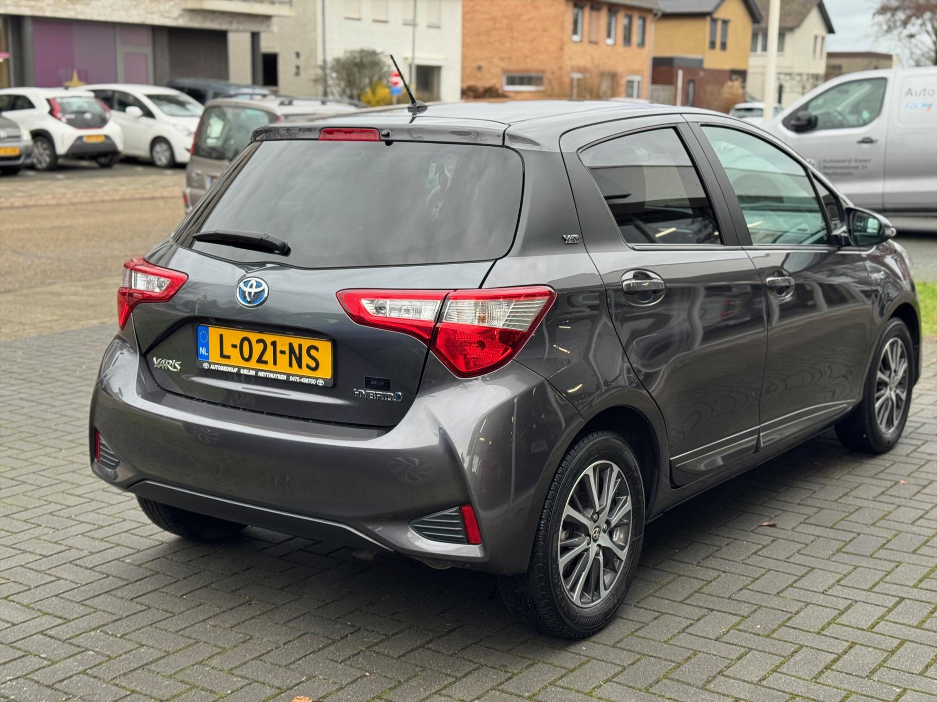 Toyota Yaris 1.5 Hybrid Y20 | Stoelverwarming, Lichtmetalen velgen, Cruise control, Climate control, Bluetooth, Parkeercamera 50482791-4.jpg | Autobedrijf Gielen