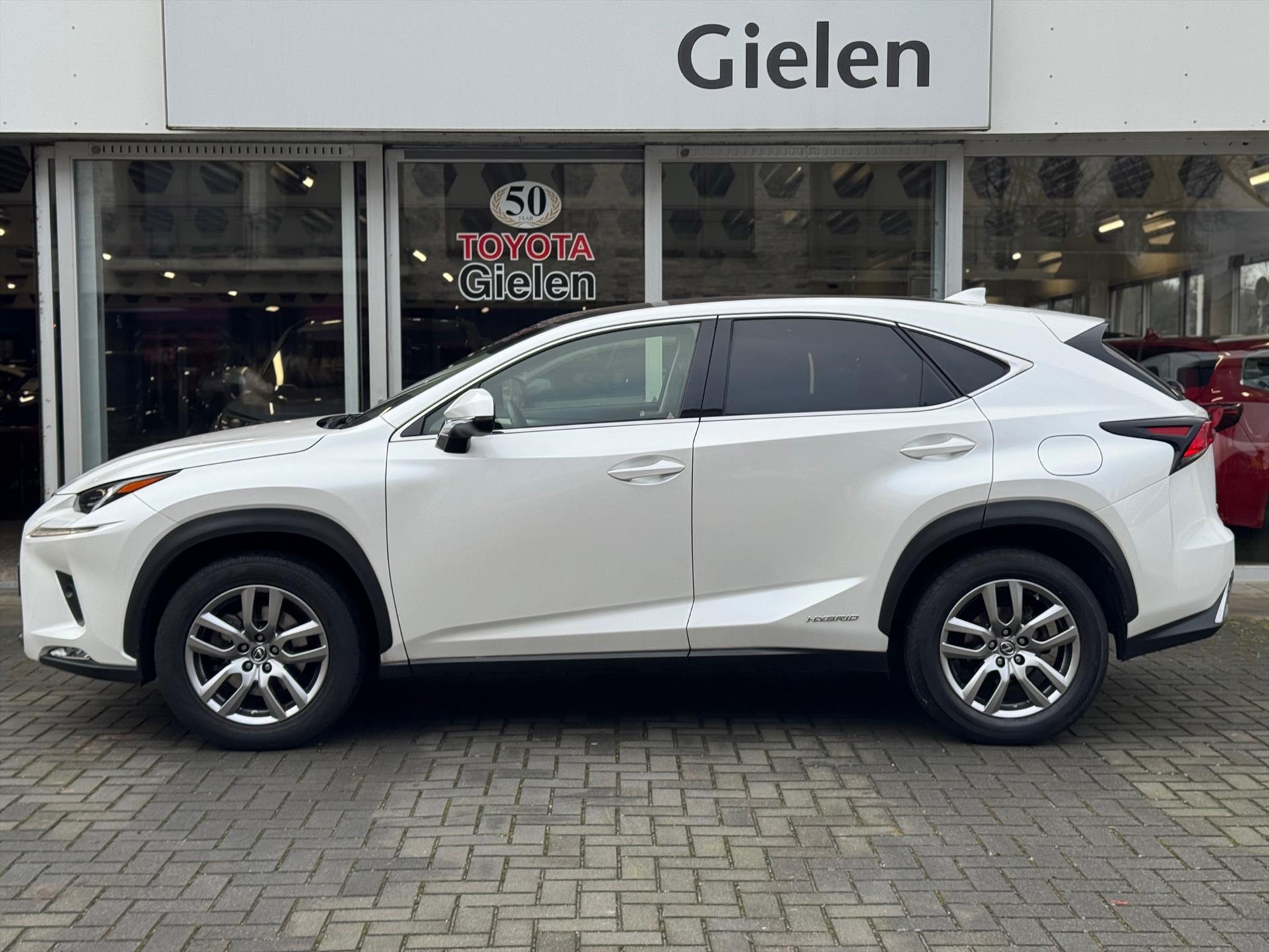 Lexus NX 300h AWD Luxury Line | Facelift, Panoramadak, Leer, Stoelverwarming, Groot scherm, Navigatie, Adaptive cruise control, 18 inch 50520459-1.jpg | Autobedrijf Gielen