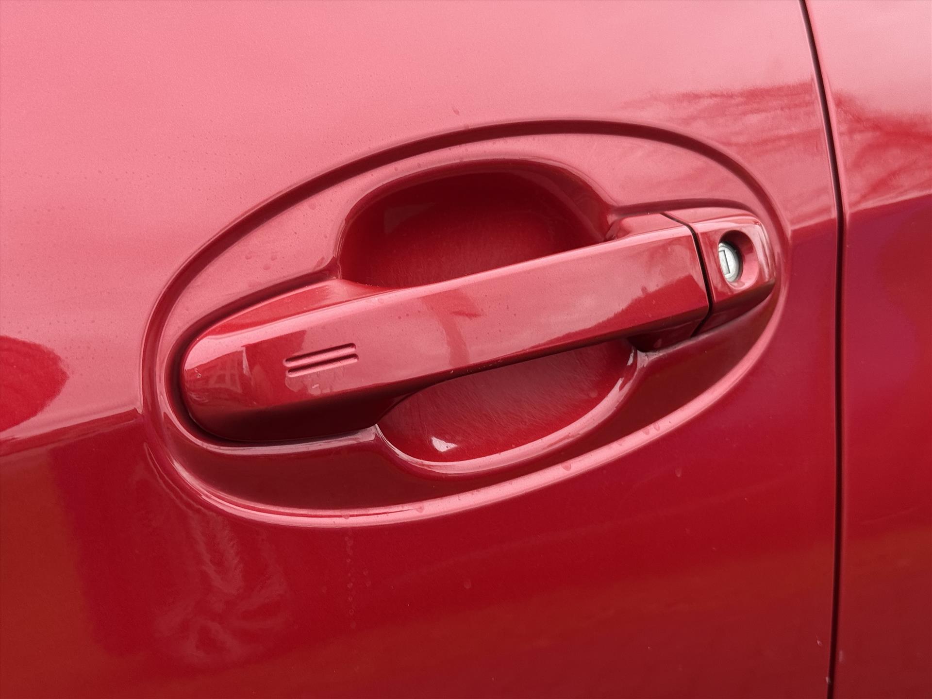 Toyota Yaris 1.5 Full Hybrid Bi-Tone Plus | Navigatie, Stoelverwarming, Keyless, 16 inch, Privacy Glass, Safety sense, Cruise control 50548355-1.jpg | Autobedrijf Gielen