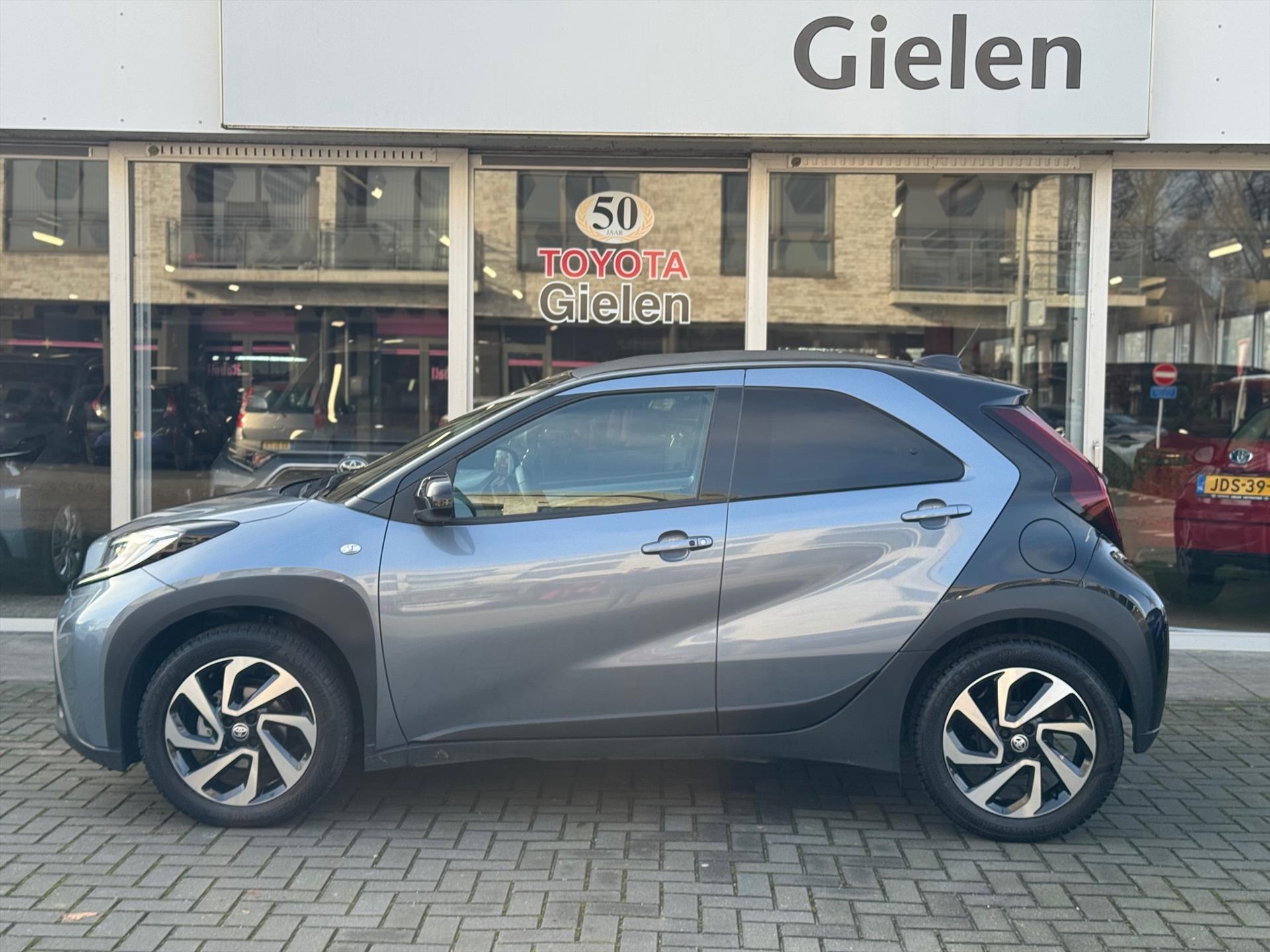 Toyota Aygo X 1.0 VVT-i S-CVT Pulse Premium Cabrio | Parkeersensoren, Keyless, Stoelverwarming, Groot scherm, CarPlay, Climate control 50599211-2.jpg | Autobedrijf Gielen