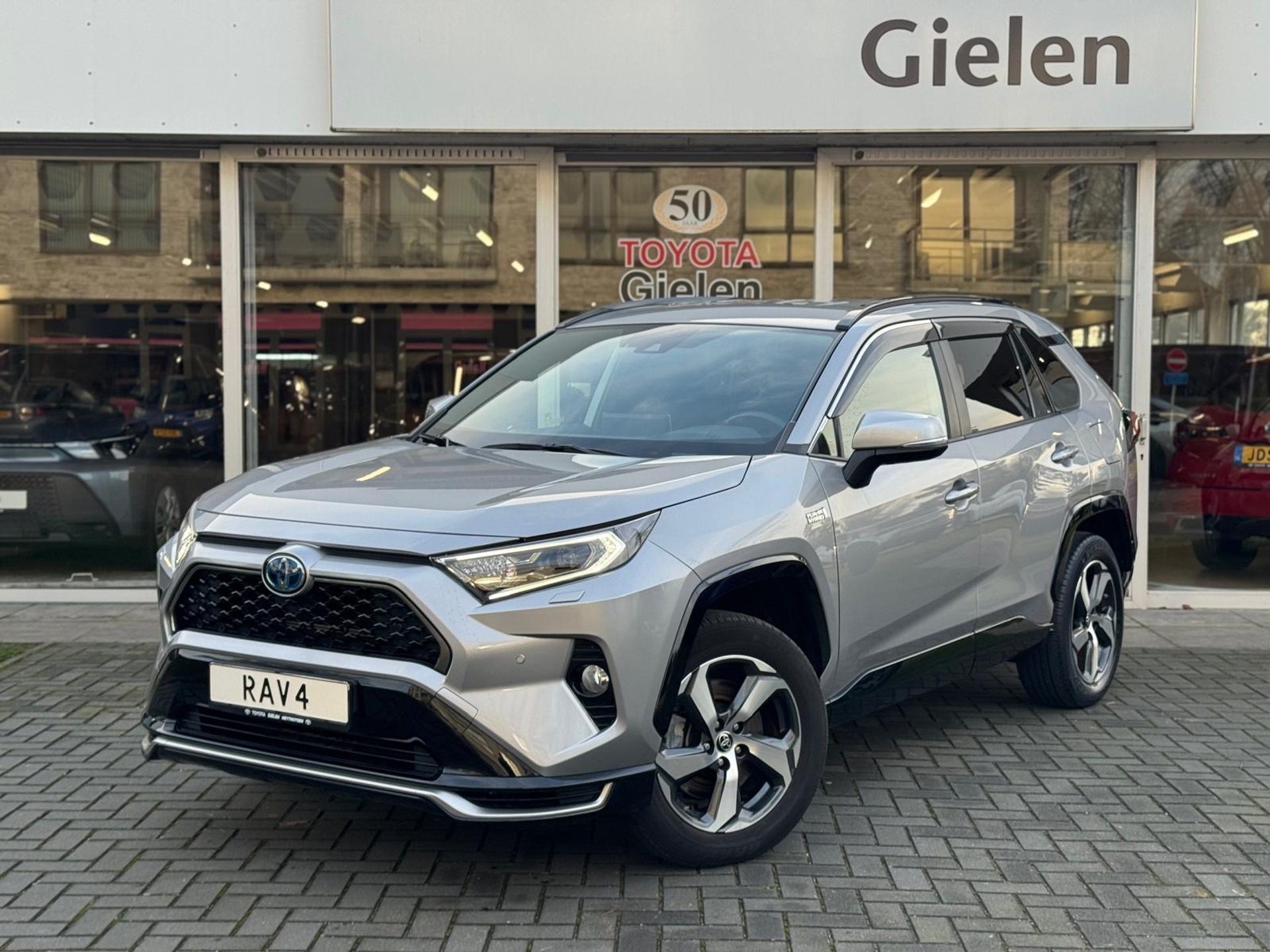 Toyota RAV4 2.5 Plug-in Hybrid AWD Style | Trekhaak, Head up display, Dodehoekherkenning, Parkeersensoren, Stoel + Stuurverwarming 50685979-0.jpg | Autobedrijf Gielen