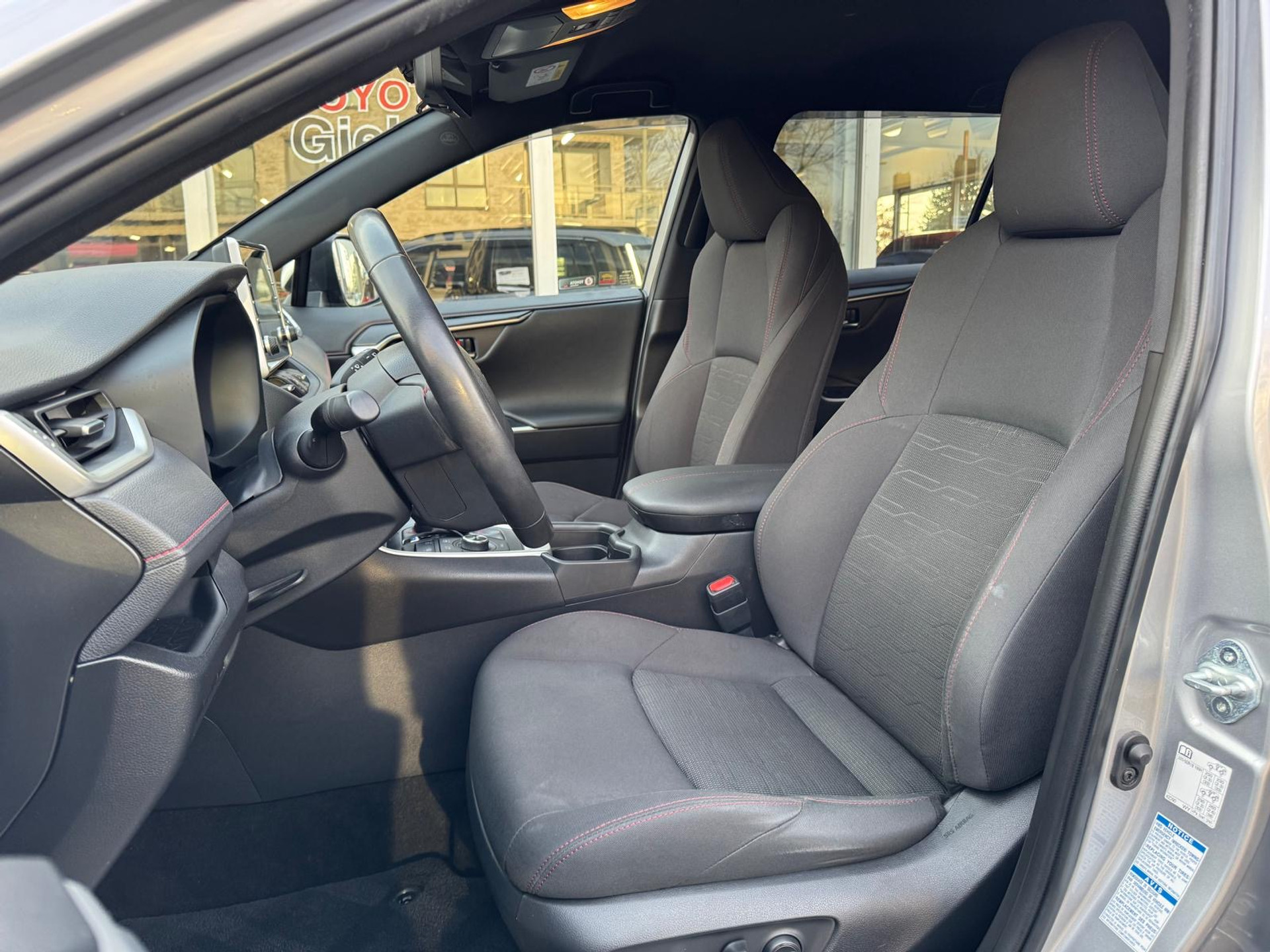 Toyota RAV4 2.5 Plug-in Hybrid AWD Style | Trekhaak, Head up display, Dodehoekherkenning, Parkeersensoren, Stoel + Stuurverwarming 50685979-13.jpg | Autobedrijf Gielen