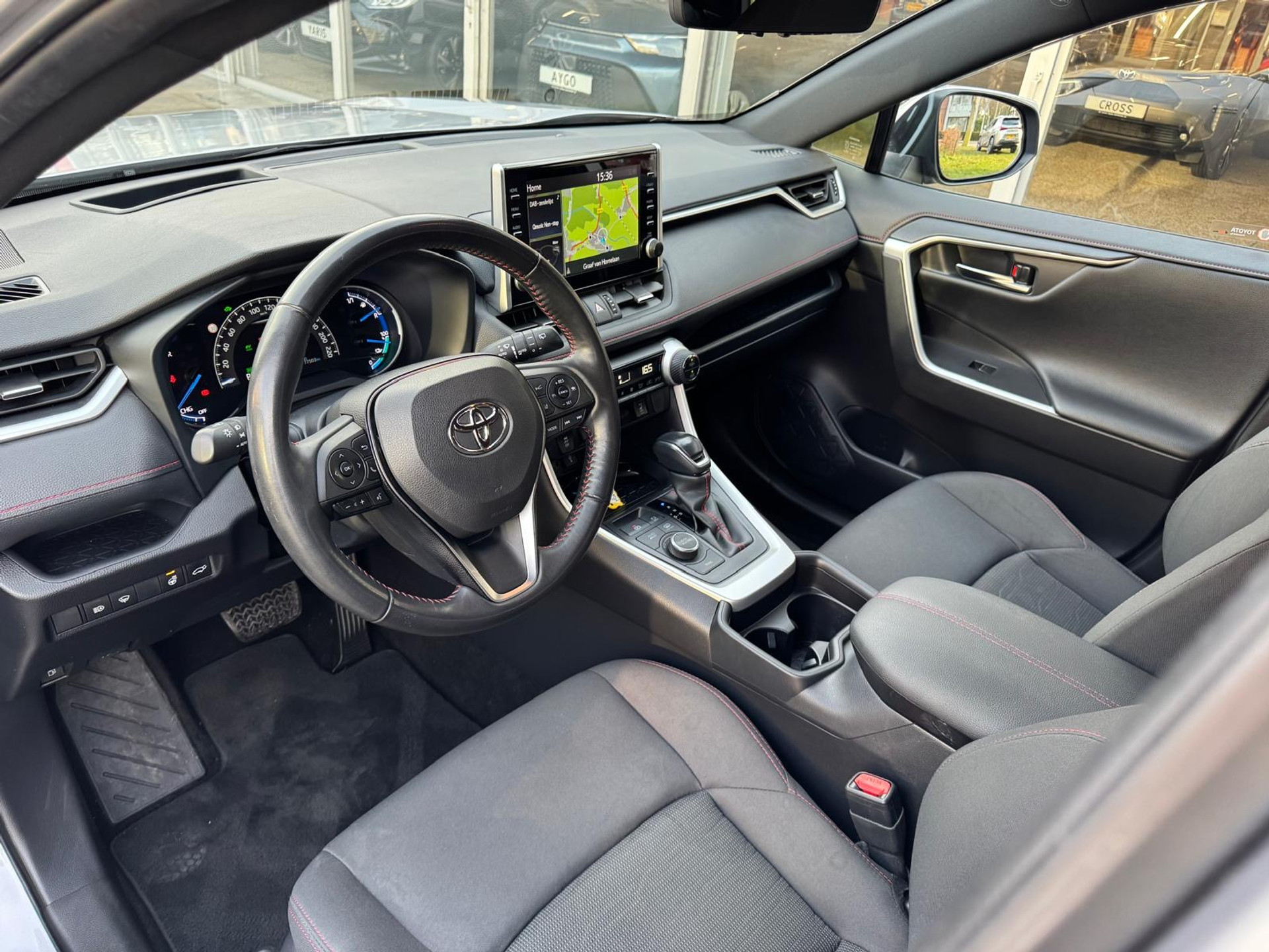 Toyota RAV4 2.5 Plug-in Hybrid AWD Style | Trekhaak, Head up display, Dodehoekherkenning, Parkeersensoren, Stoel + Stuurverwarming 50685979-14.jpg | Autobedrijf Gielen