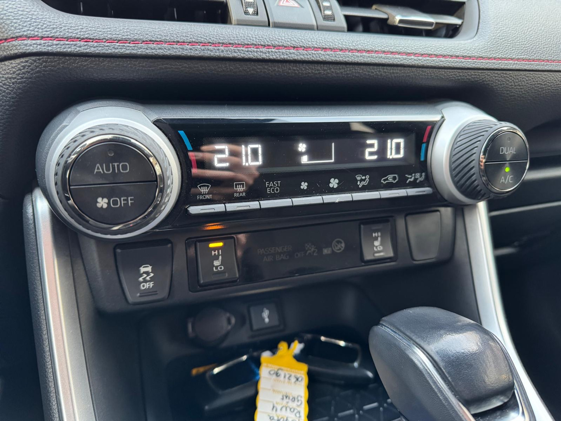 Toyota RAV4 2.5 Plug-in Hybrid AWD Style | Trekhaak, Head up display, Dodehoekherkenning, Parkeersensoren, Stoel + Stuurverwarming 50685979-22.jpg | Autobedrijf Gielen