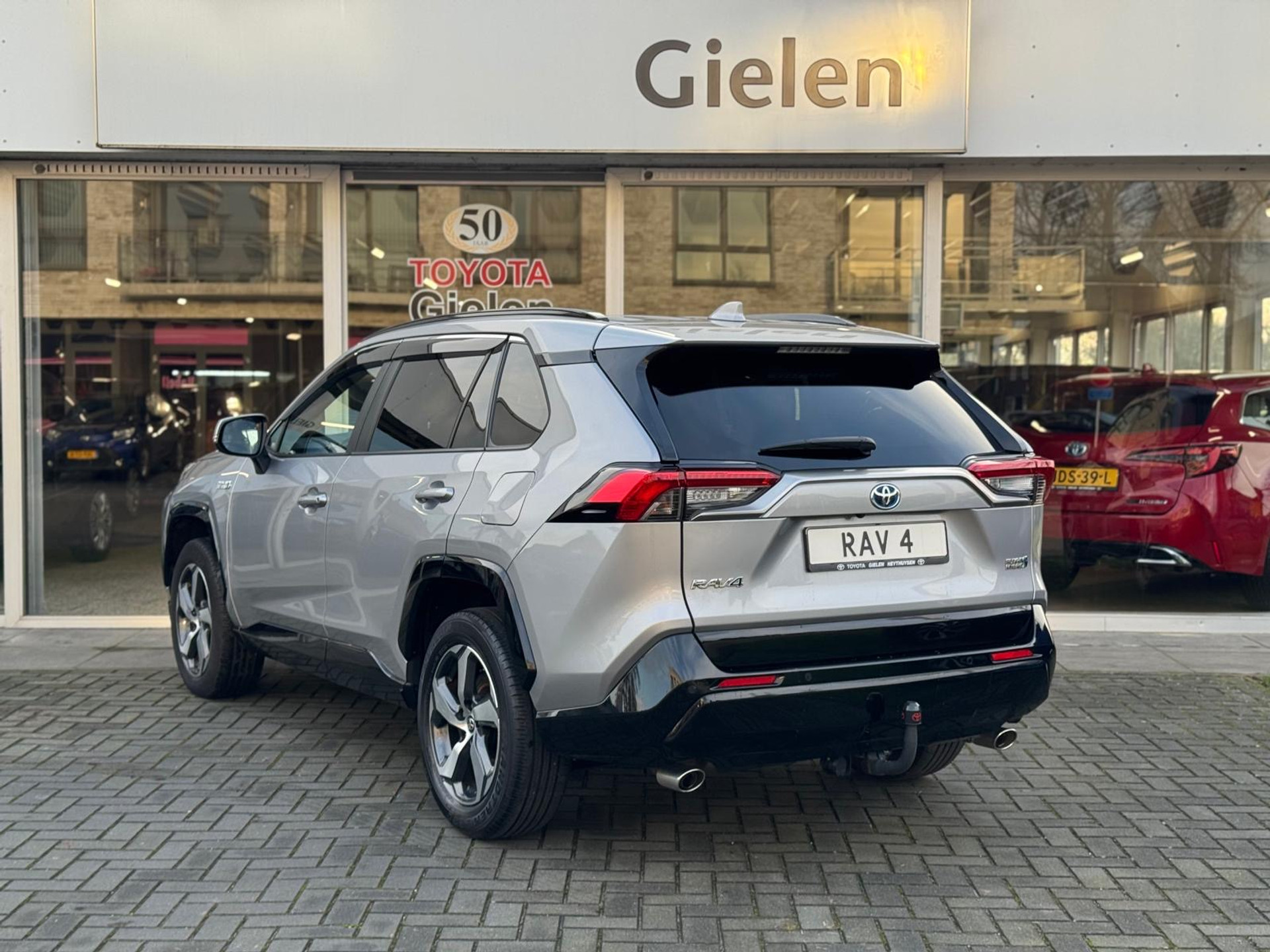 Toyota RAV4 2.5 Plug-in Hybrid AWD Style | Trekhaak, Head up display, Dodehoekherkenning, Parkeersensoren, Stoel + Stuurverwarming 50685979-28.jpg | Autobedrijf Gielen