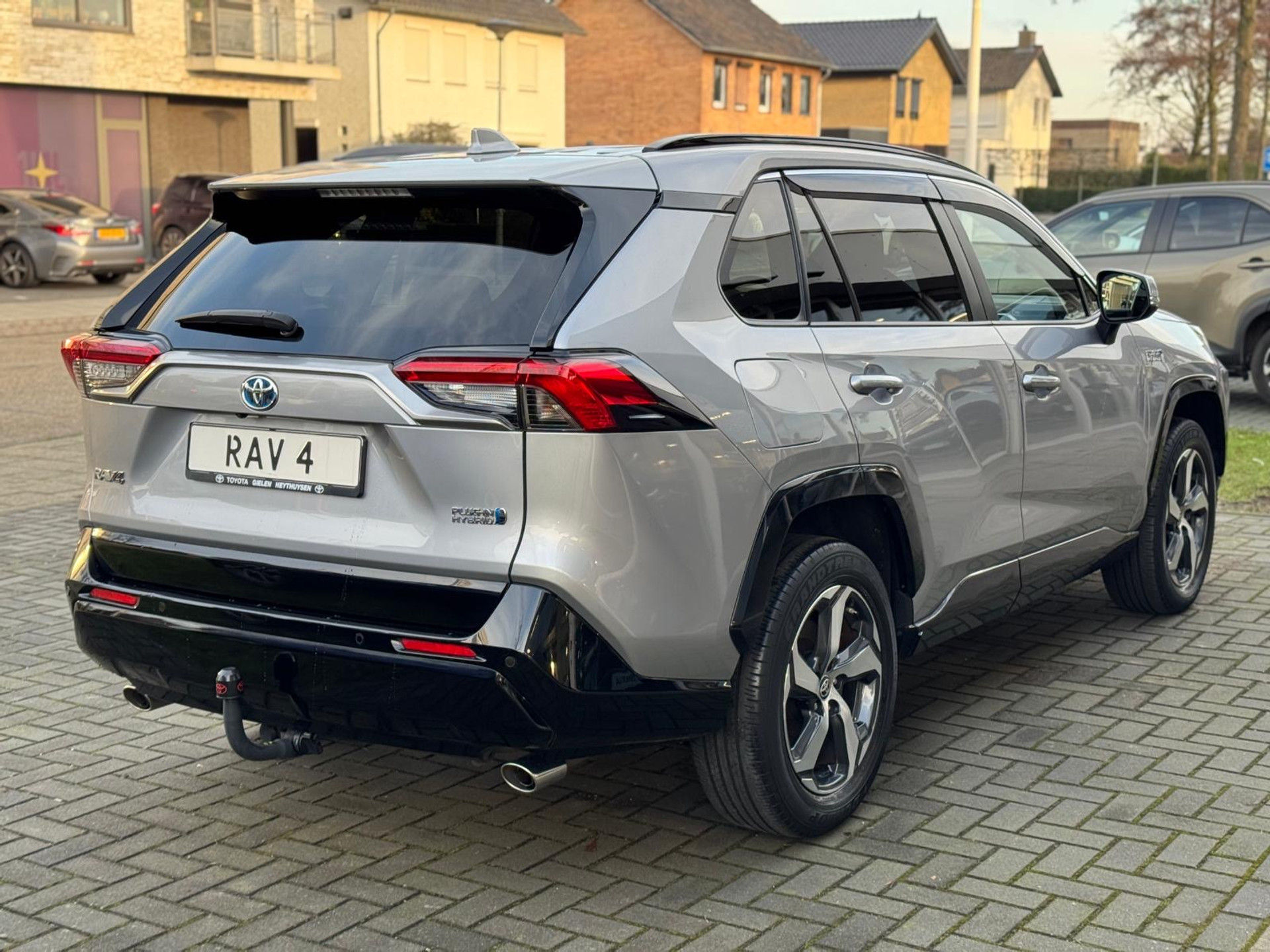 Toyota RAV4 2.5 Plug-in Hybrid AWD Style | Trekhaak, Head up display, Dodehoekherkenning, Parkeersensoren, Stoel + Stuurverwarming 50685979-4.jpg | Autobedrijf Gielen