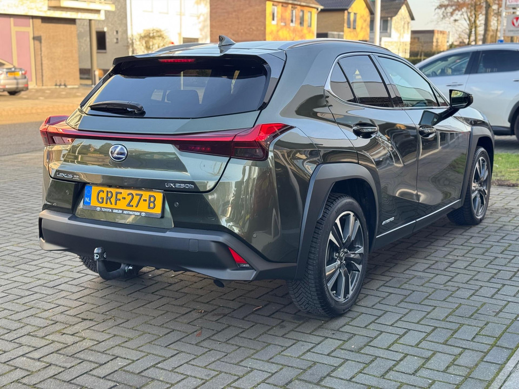 Lexus UX 250h Preference Line | Trekhaak, 18 inch, Keyless, Dodehoekherkenning, Parkeersensoren, Stoel + Stuurverwarming 50689604-3.jpg | Autobedrijf Gielen