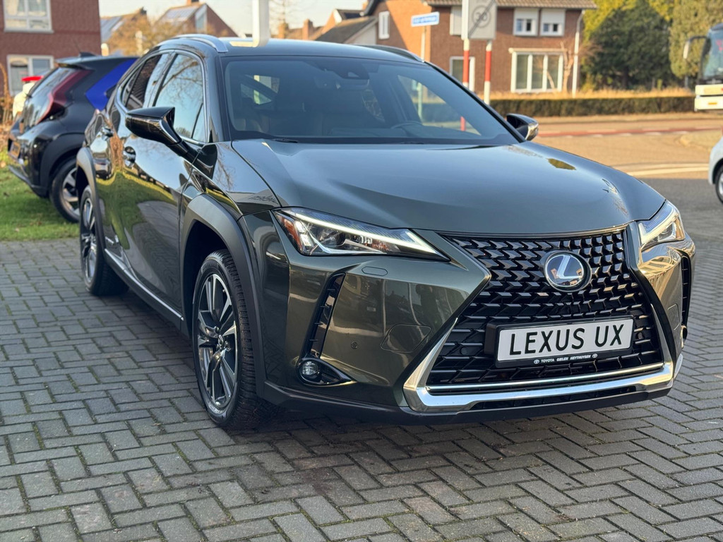 Lexus UX 250h Preference Line | Trekhaak, 18 inch, Keyless, Dodehoekherkenning, Parkeersensoren, Stoel + Stuurverwarming 50689604-4.jpg | Autobedrijf Gielen