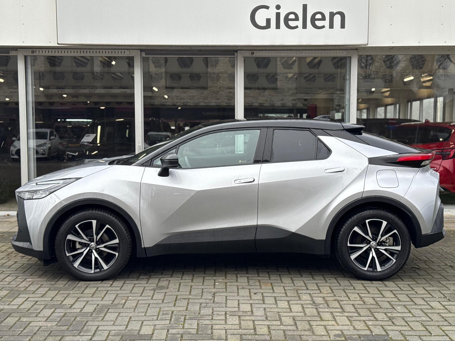 Toyota C-HR 1.8 Hybrid First edition | Dodehoekherkenning, Stoel + Stuurverwarming, Groot scherm, Parkeersensoren 50874599-2.jpg | Autobedrijf Gielen