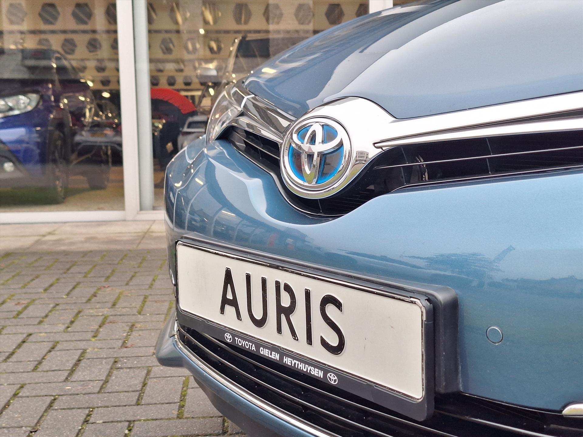 Toyota Auris Touring Sports Touring Sports 1.8 Hybrid Executive | Panoramadak, Keyless, Half leer, Stoelverwarming, Parkeersensoren, Navigatie 50890743-3.jpg | Autobedrijf Gielen