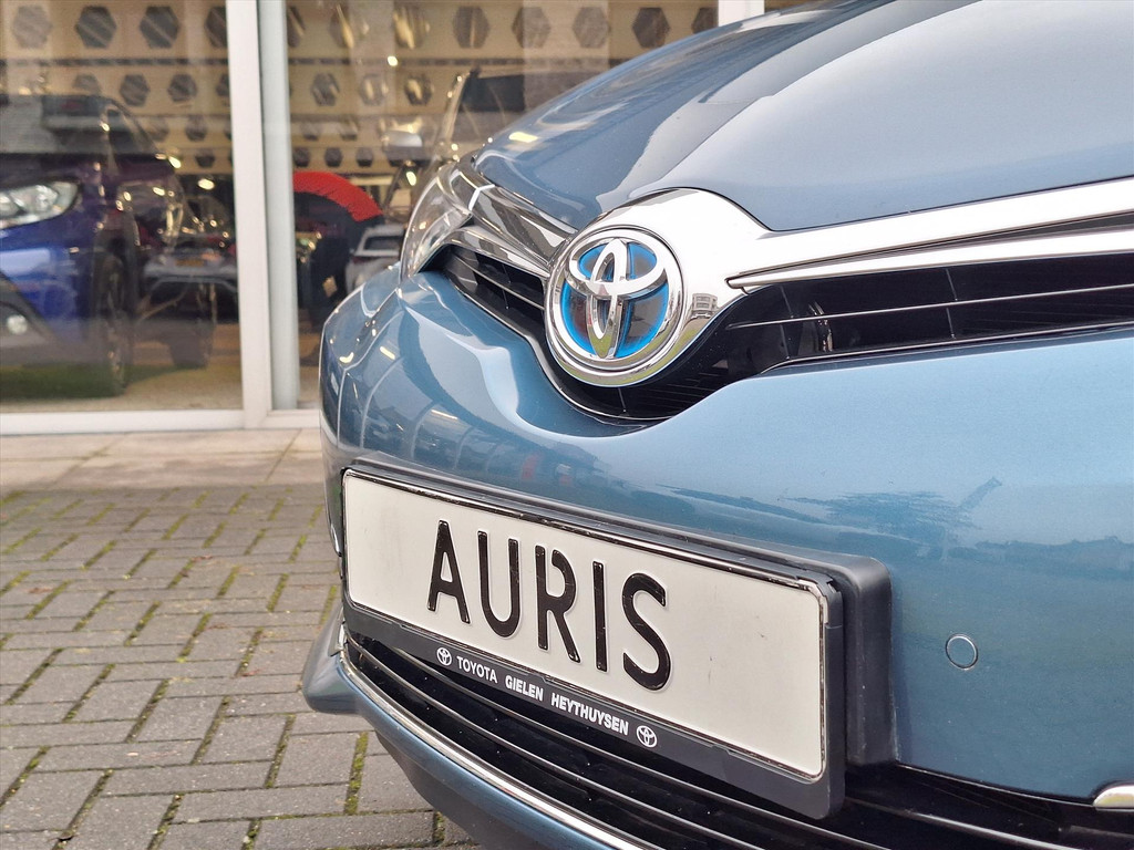 Toyota Auris Touring Sports Touring Sports 1.8 Hybrid Executive | Panoramadak, Keyless, Half leer, Stoelverwarming, Parkeersensoren, Navigatie 50890743-3.jpg | Autobedrijf Gielen
