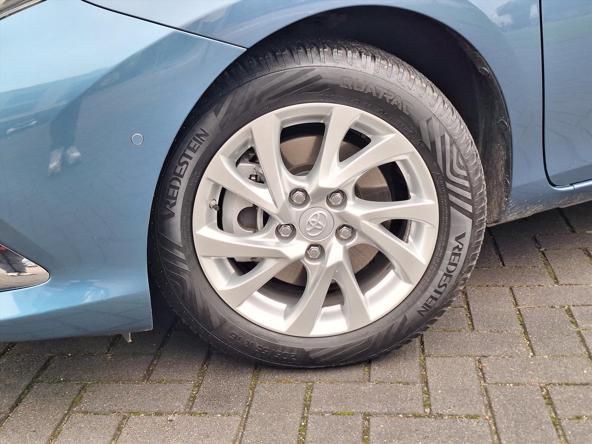 Toyota Auris Touring Sports Touring Sports 1.8 Hybrid Executive | Panoramadak, Keyless, Half leer, Stoelverwarming, Parkeersensoren, Navigatie 50890743-4.jpg | Autobedrijf Gielen