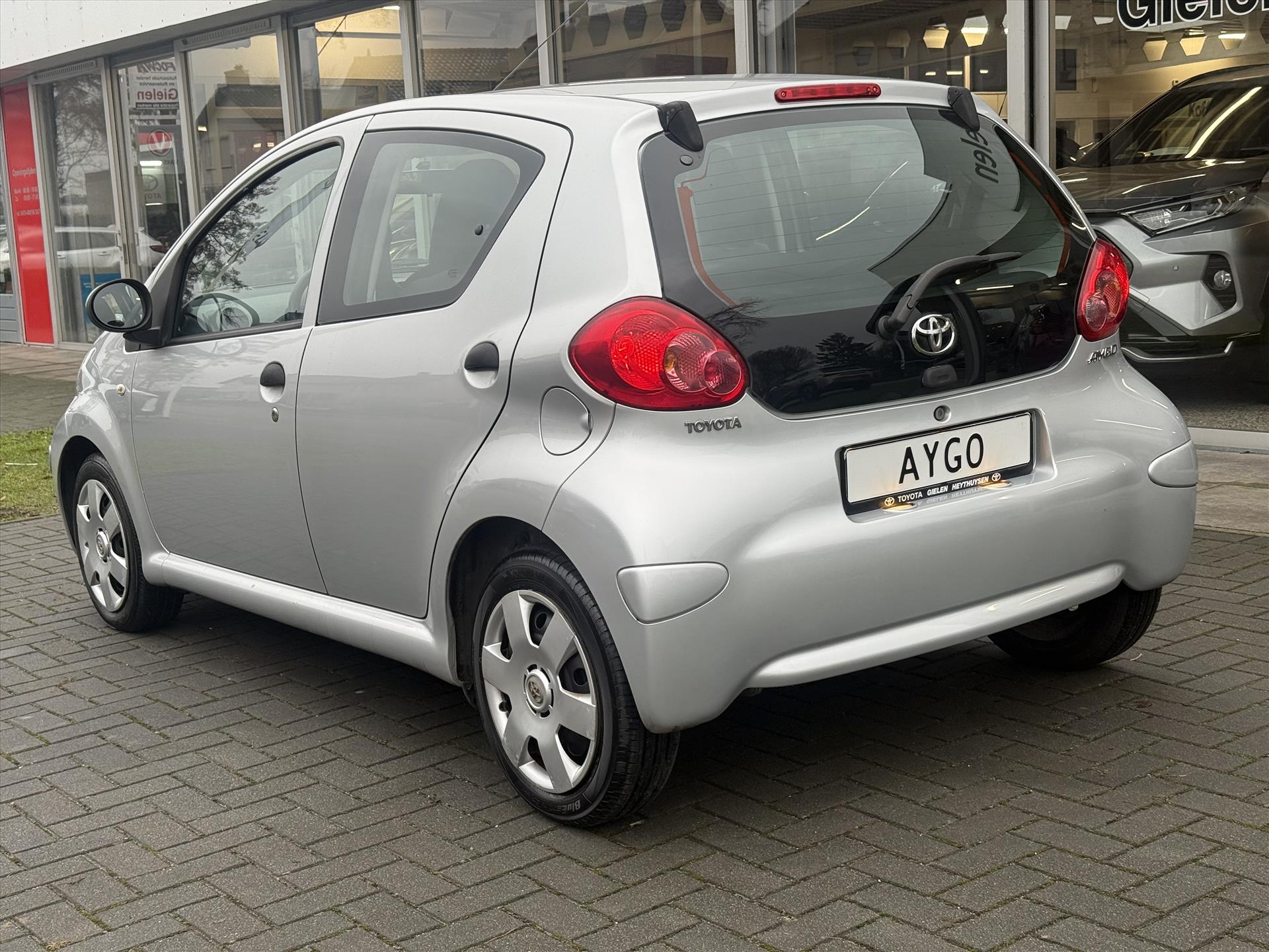 Toyota Aygo 1.0 VVT-I 5DRS Plus | Eerste eigenaar, Airconditioning, Radio/CD-Speler, Nieuw geleverd + onderhouden 50937596-1.jpg | Autobedrijf Gielen