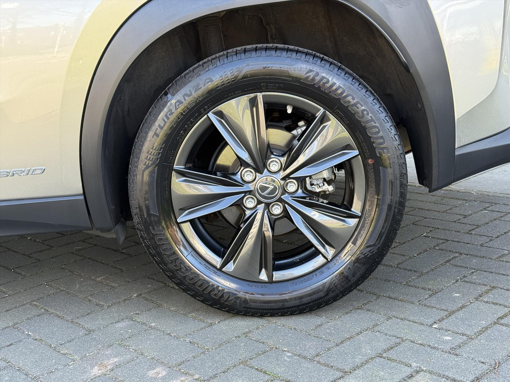 Lexus UX 250h 184pk Luxury Line | Stoel + Stuurverwarming, Parkeersensoren, Keyless, DAB, Adaptive cruise control 51209679-2.jpg | Autobedrijf Gielen