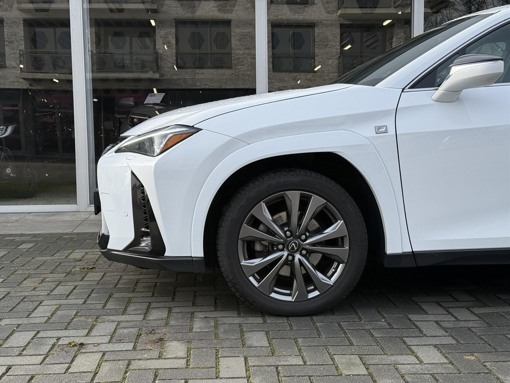 Lexus UX 250h F Sport Line | Facelift, Head up display, Blind Spot, 18 inch, Parkeersensoren, Stoel + Stuurverwarming, Groot scherm 51209699-3.jpg | Autobedrijf Gielen