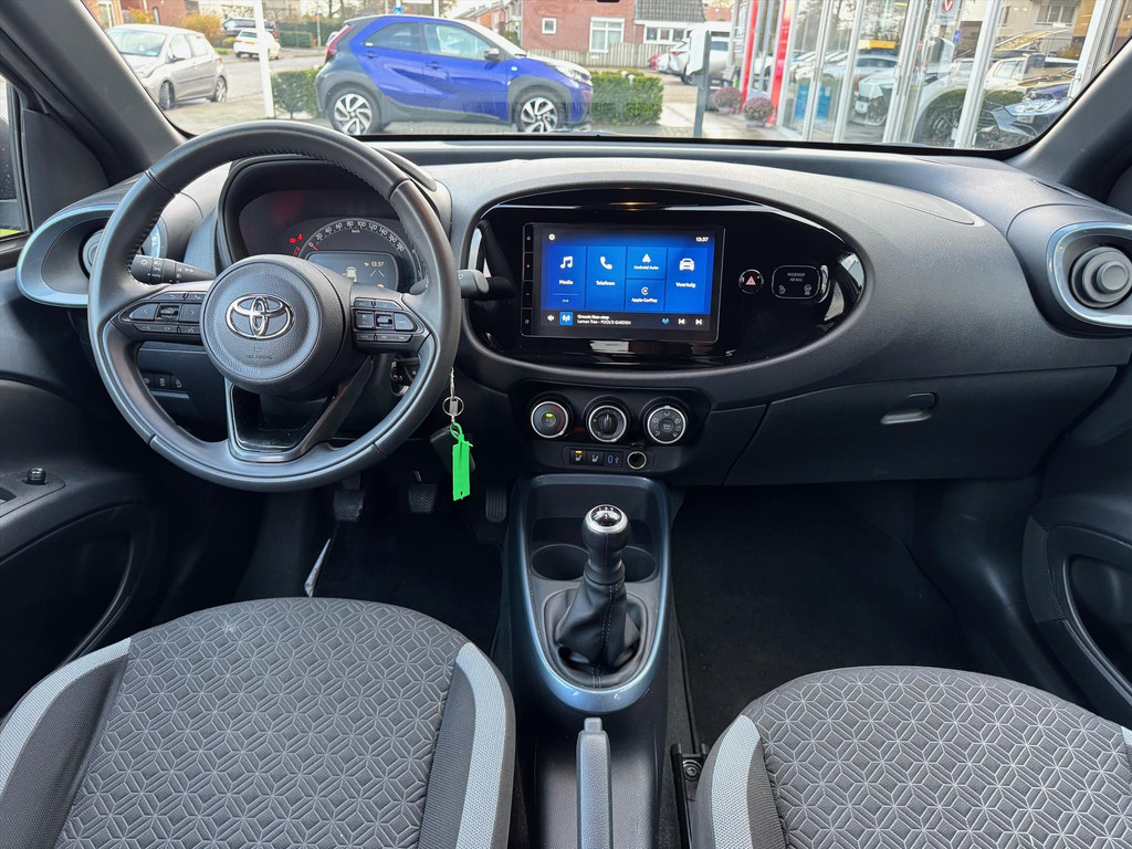 Toyota Aygo X 1.0 VVT-i MT Pulse Bi-tone | Urban Khaki, 17 inch, Privacy glass, Apple CarPlay/Android auto, Airconditioning, Parkeercamera 51214334-2.jpg | Autobedrijf Gielen