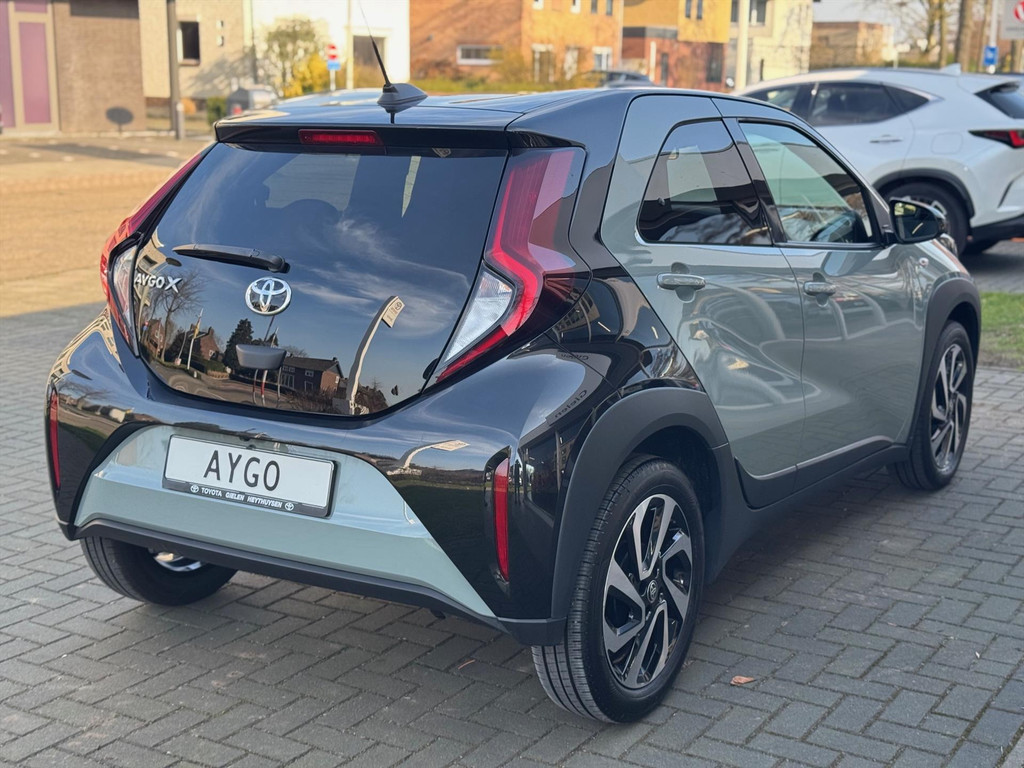 Toyota Aygo X 1.0 VVT-i MT Pulse Bi-tone | Urban Khaki, 17 inch, Privacy glass, Apple CarPlay/Android auto, Airconditioning, Parkeercamera 51214343-4.jpg | Autobedrijf Gielen