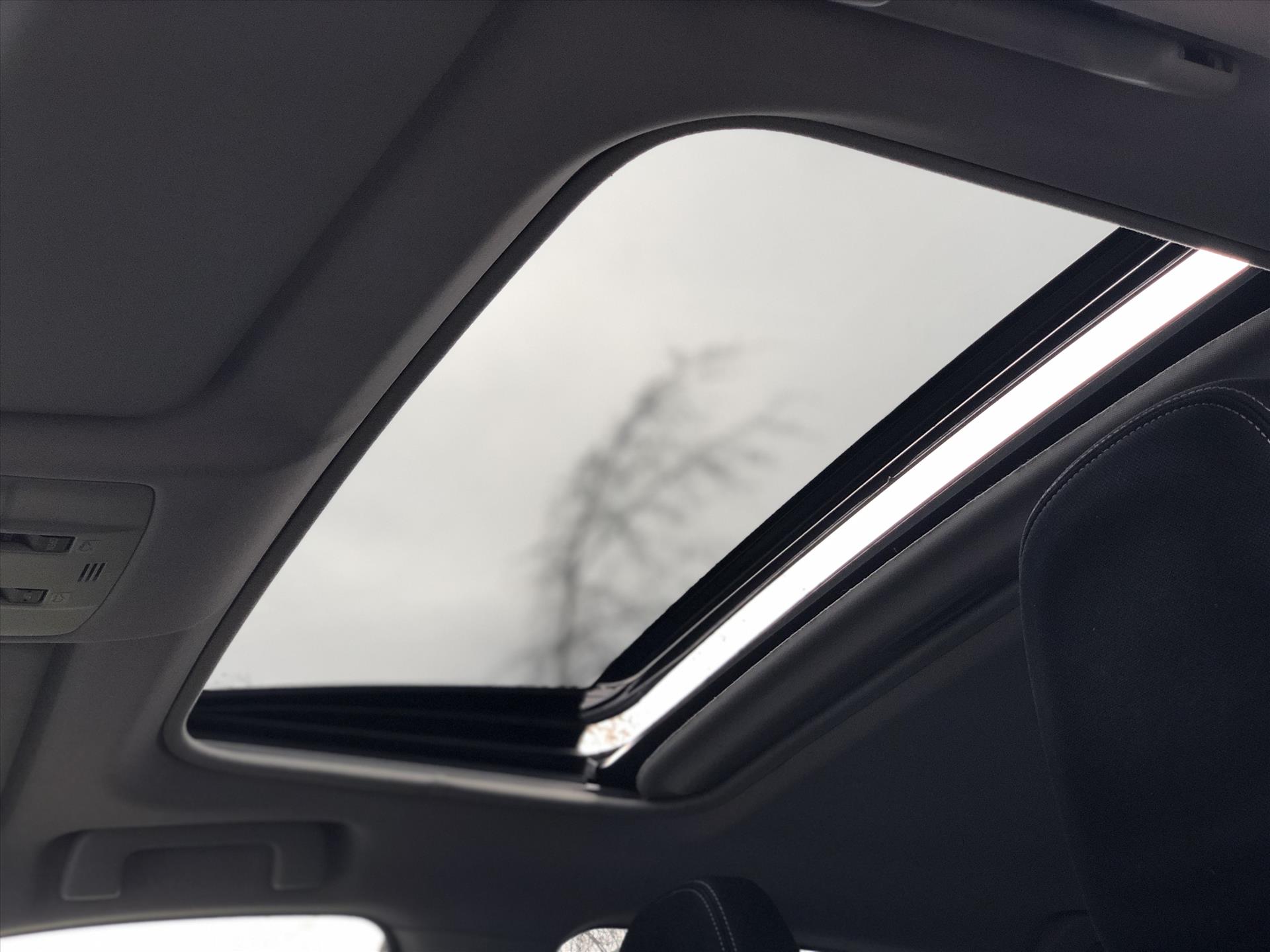 Toyota RAV4 2.0 VVT-i 151pk AWD Automaat Dynamic Plus | Schuifdak, Trekhaak, Parkeersensoren, Camera, Elektrische achterklep 51242785-2.jpg | Autobedrijf Gielen