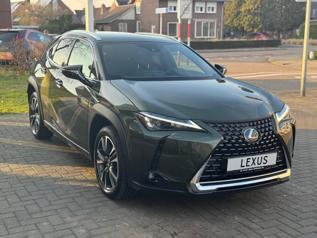 Lexus UX 250h Preference Line | Nieuwe multimedia, 18 inch, Dodehoekherkenning, Stoel + Stuurverwarming, Parkeersensoren 51258418-4.jpg | Autobedrijf Gielen
