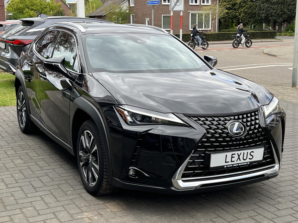 Lexus UX 250h Preference Line | Nieuwe multimedia, 18 inch, Dodehoekherkenning, Stoel + Stuurverwarming, Parkeersensoren 51258418-4.jpg | Autobedrijf Gielen