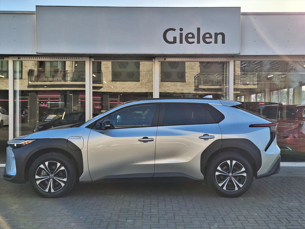 Toyota Bz4x 71,4 kWh Dynamic | 3-Fase, 360 Camera, Elektrische achterklep, Stoel + Stuurverwarming, Dodehoekherkenning, Parkeersensoren 51316574-3.jpg | Autobedrijf Gielen
