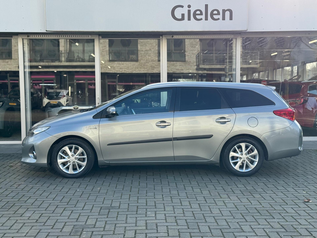 Toyota Auris 1.8 Hybrid Lease | Navigatie, Panoramadak, Privacy Glass, Cruise control, Climate control 51504327-1.jpg | Autobedrijf Gielen