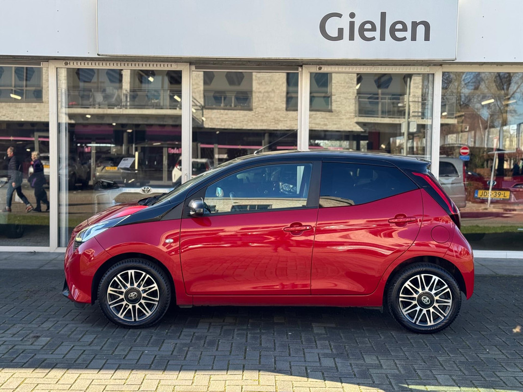 Toyota Aygo 1.0 VVT-i 72pk x-shift Automaat x-clusiv | Eerste eigenaar, Apple CarPlay, Lichtmetalen velgen, meest luxe, Nieuw geleverd! 51589791-2.jpg | Autobedrijf Gielen