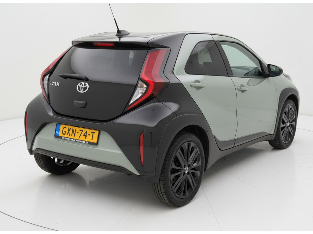 Toyota Aygo X 1.0 VVT-i MT Pulse | Eerste eigenaar, Tarragon, Zwarte lichtmetalen velgen, Bi-Tone, Climate control, Apple CarPlay/Android Auto 51660761-4.jpg | Autobedrijf Gielen