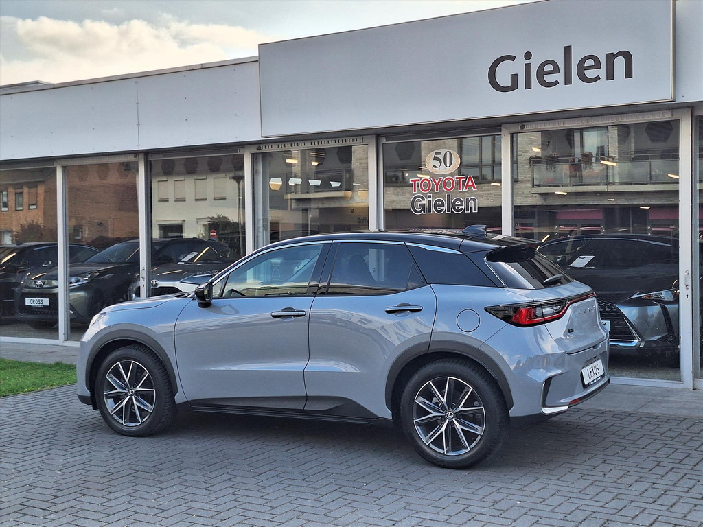 Lexus LBX 1.5 Hybrid Emotion Tech Pack | Leer, Elektrische achterklep, Keyless, Stoel + Stuurverwarming, 18 inch, Privacy glass 51725801-1.jpg | Autobedrijf Gielen