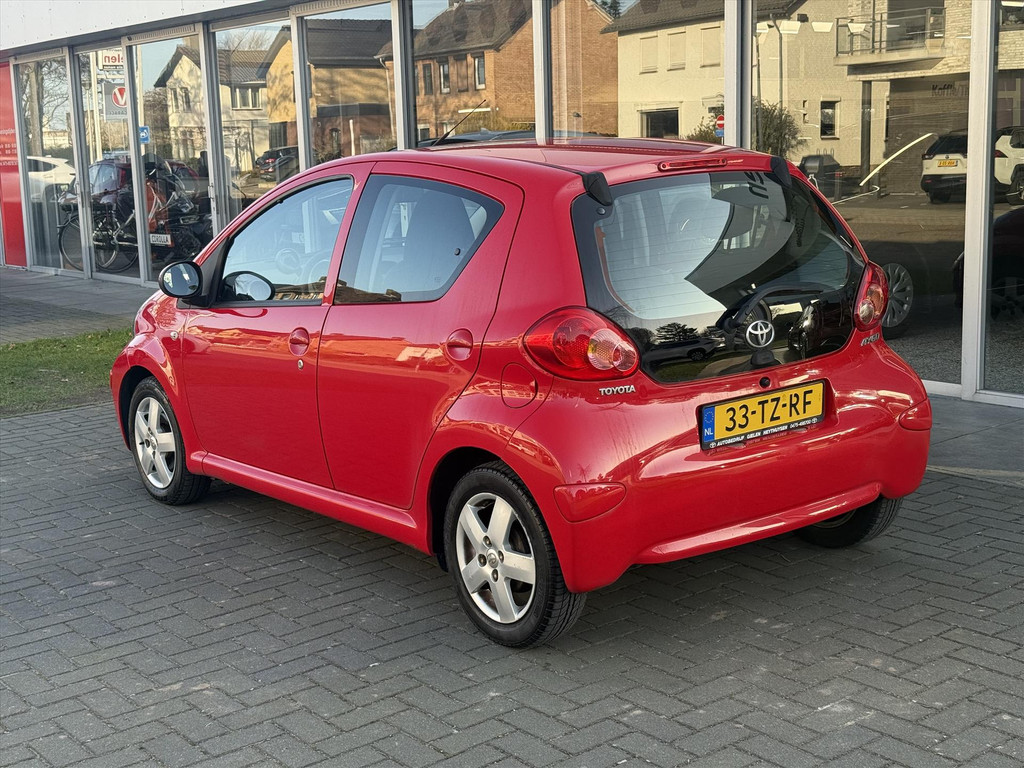 Toyota Aygo 1.0 VVT-I 5DRS Sport | Airconditioning, Lichtmetalen velgen, Elektrische ramen, Centrale deurvergrendeling 51754936-4.jpg | Autobedrijf Gielen