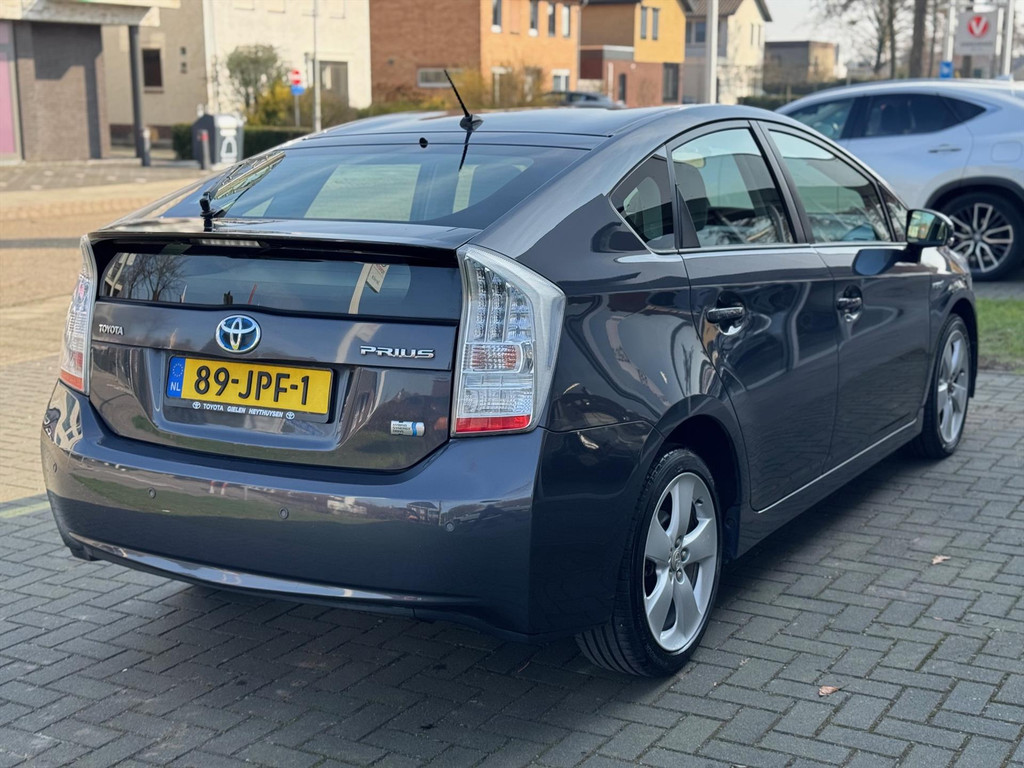 Toyota Prius 1.8 Full Hybrid Aspiration | Head up display, 17 inch, Keyless, Parkeersensoren, Climate control 51764002-3.jpg | Autobedrijf Gielen
